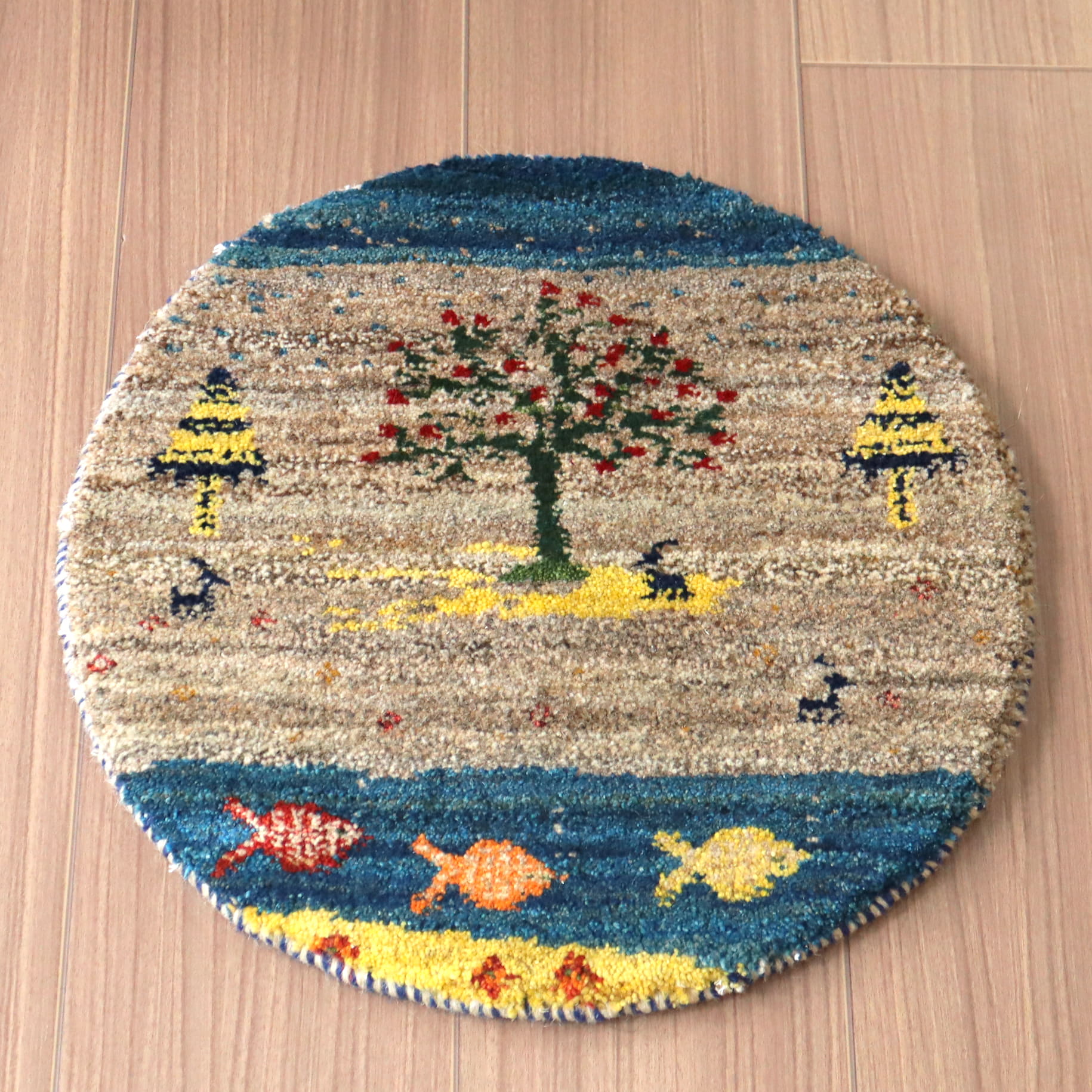 ギャッベ 円形　イラン産手織りギャベ40×40cm ザクロの樹の風景