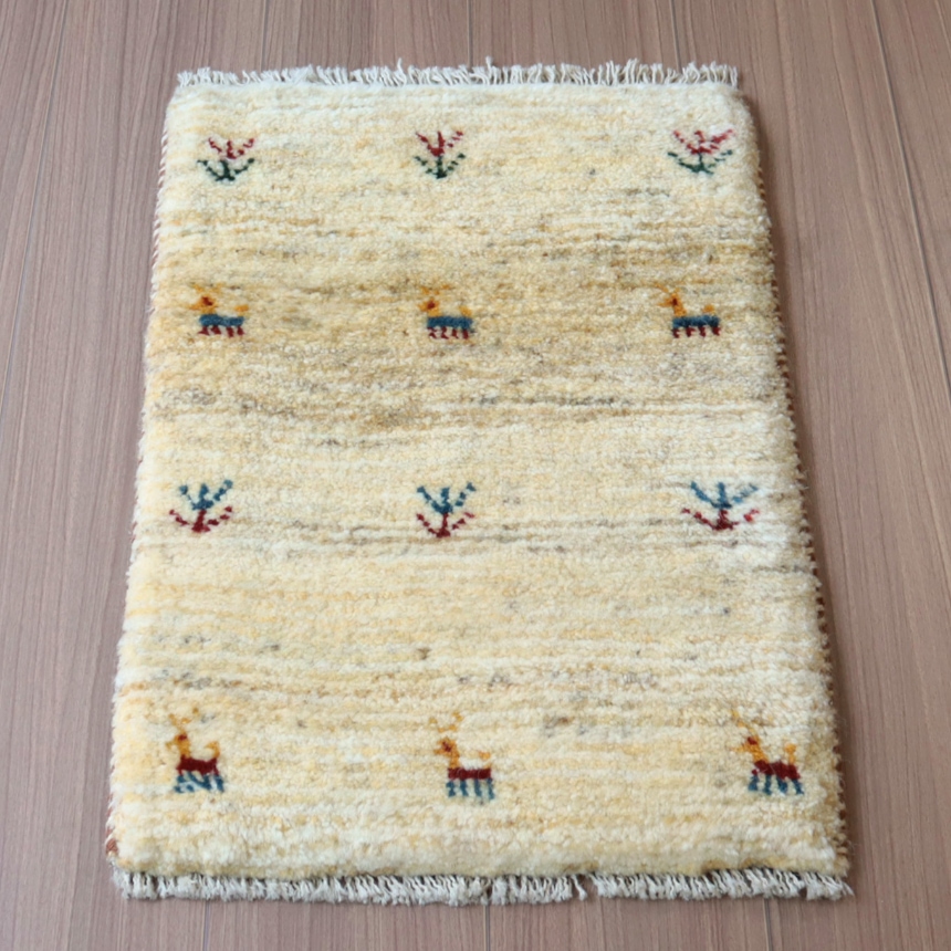 ミニギャッベ　イランの手織りラグ GABBEH62×41cm ナチュラルアイボリー