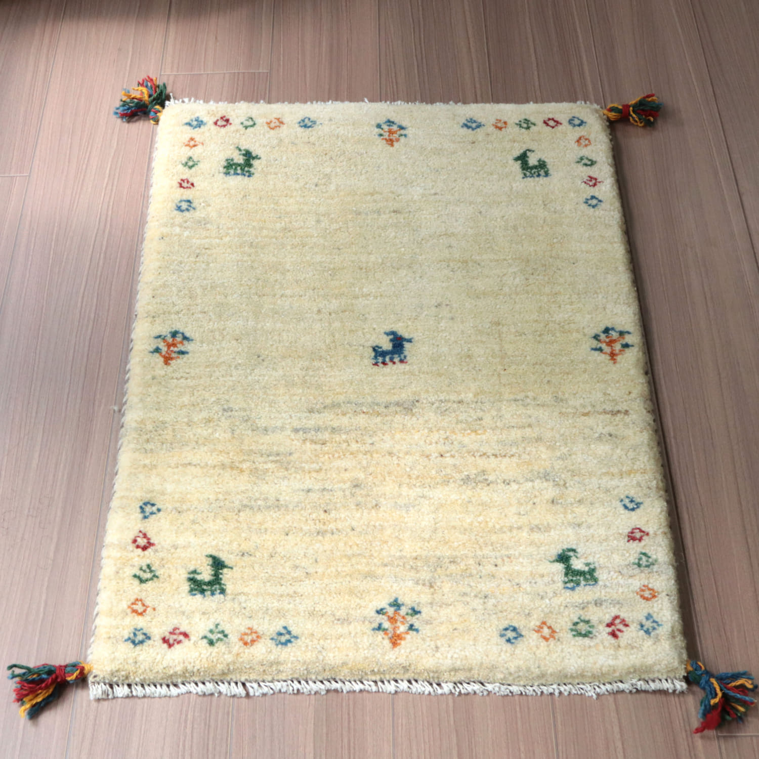 ギャッベ　イラン産　ふかふか84×58cm 玄関マットサイズ　天然の羊毛の色