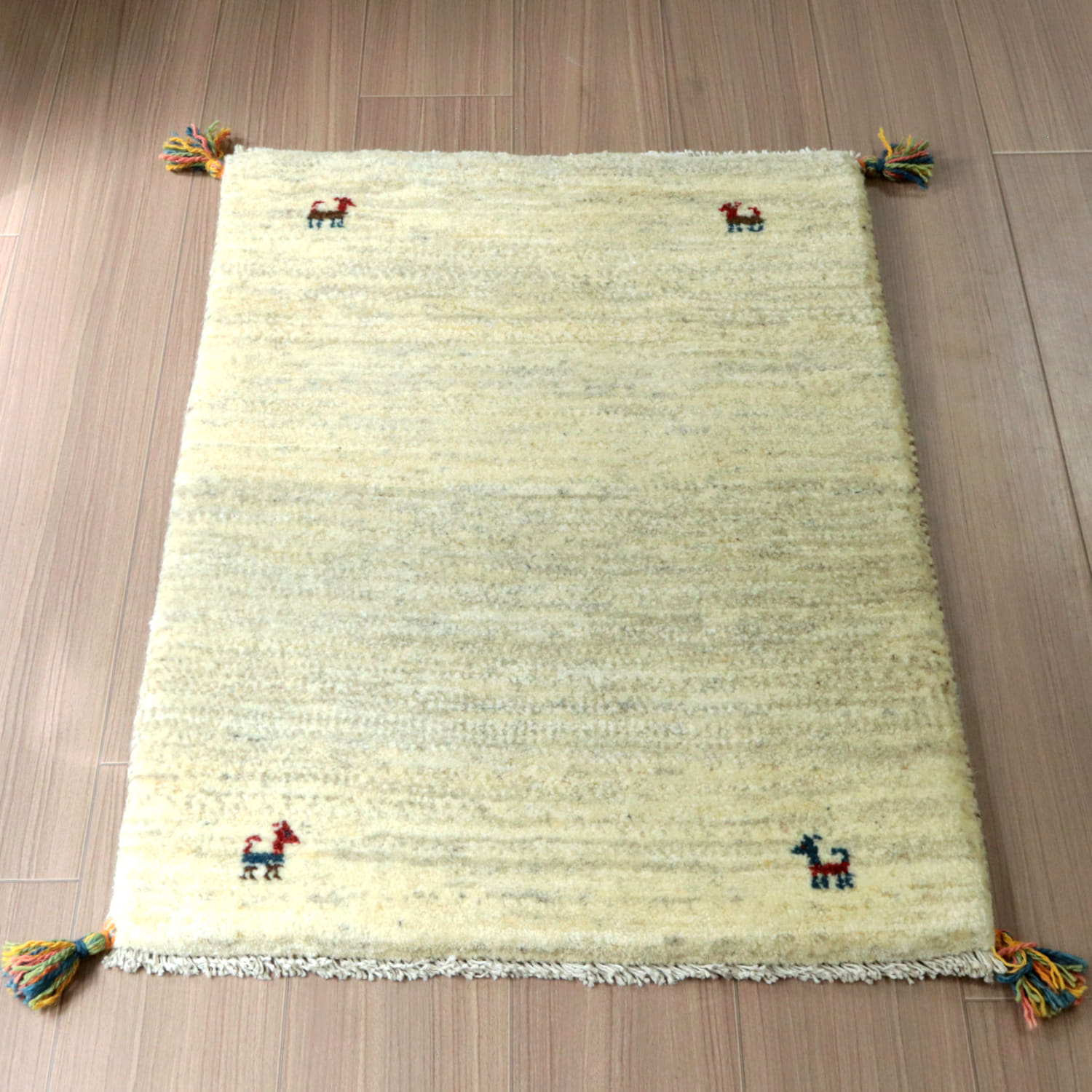 ギャッベ　イラン産　無地　シンプル85×61cm 玄関マットサイズ　天然の羊毛の色