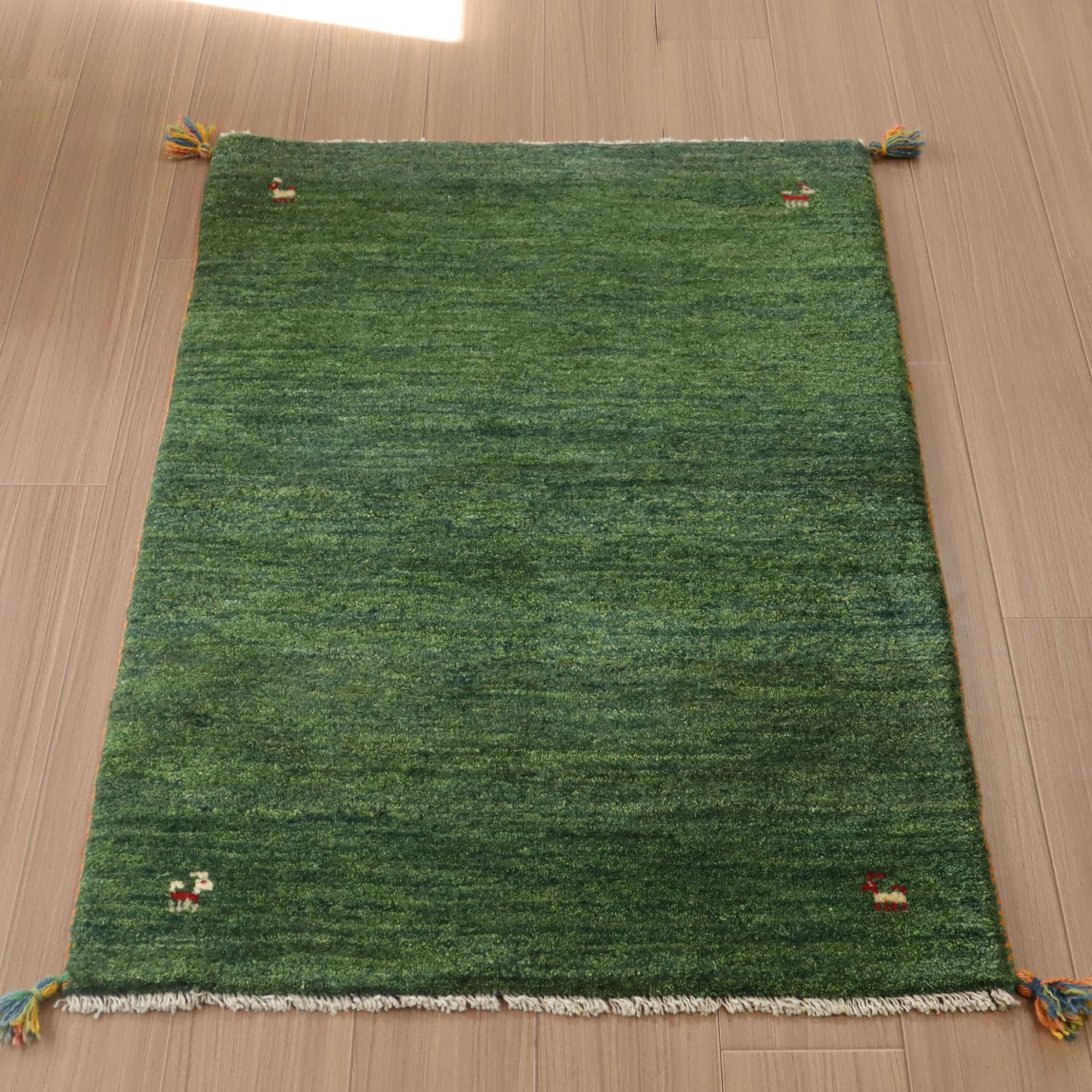 Gabbeh ギャッベ 手織り　イラン産　127×80cm 緑　無地　シンプル　グリーン