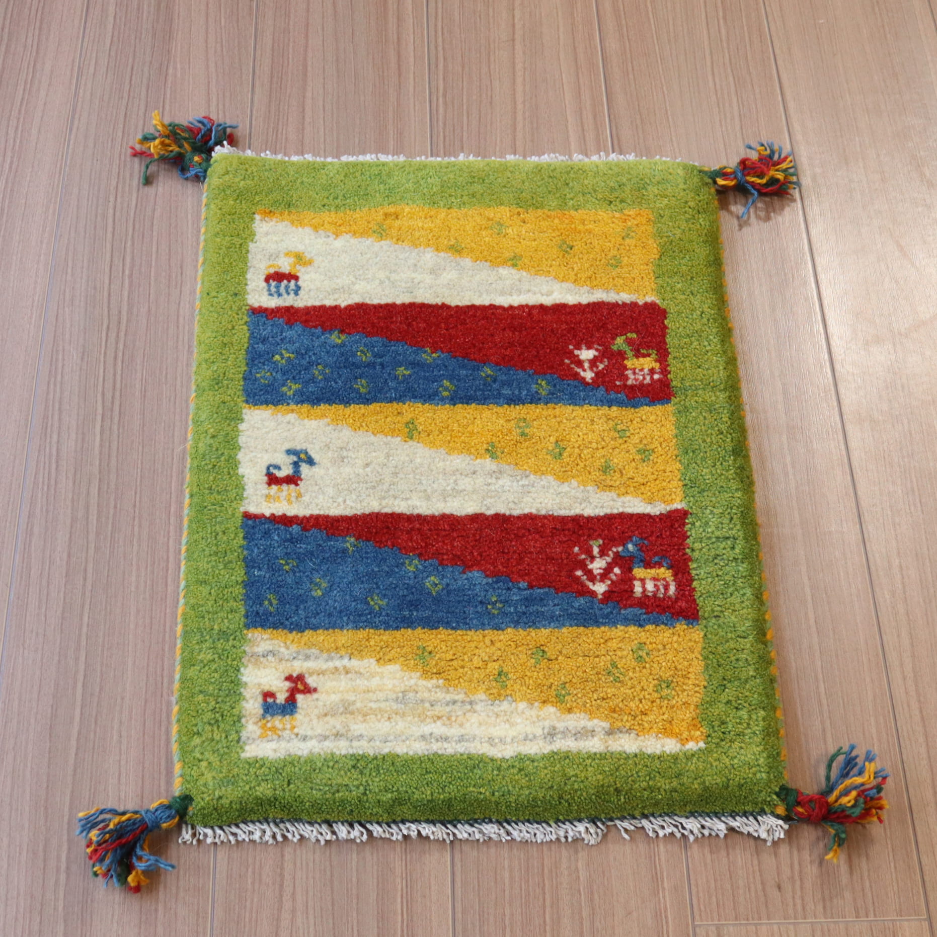 ギャッベ イランの手織りラグ GABBEH 60x41cm グリーン
