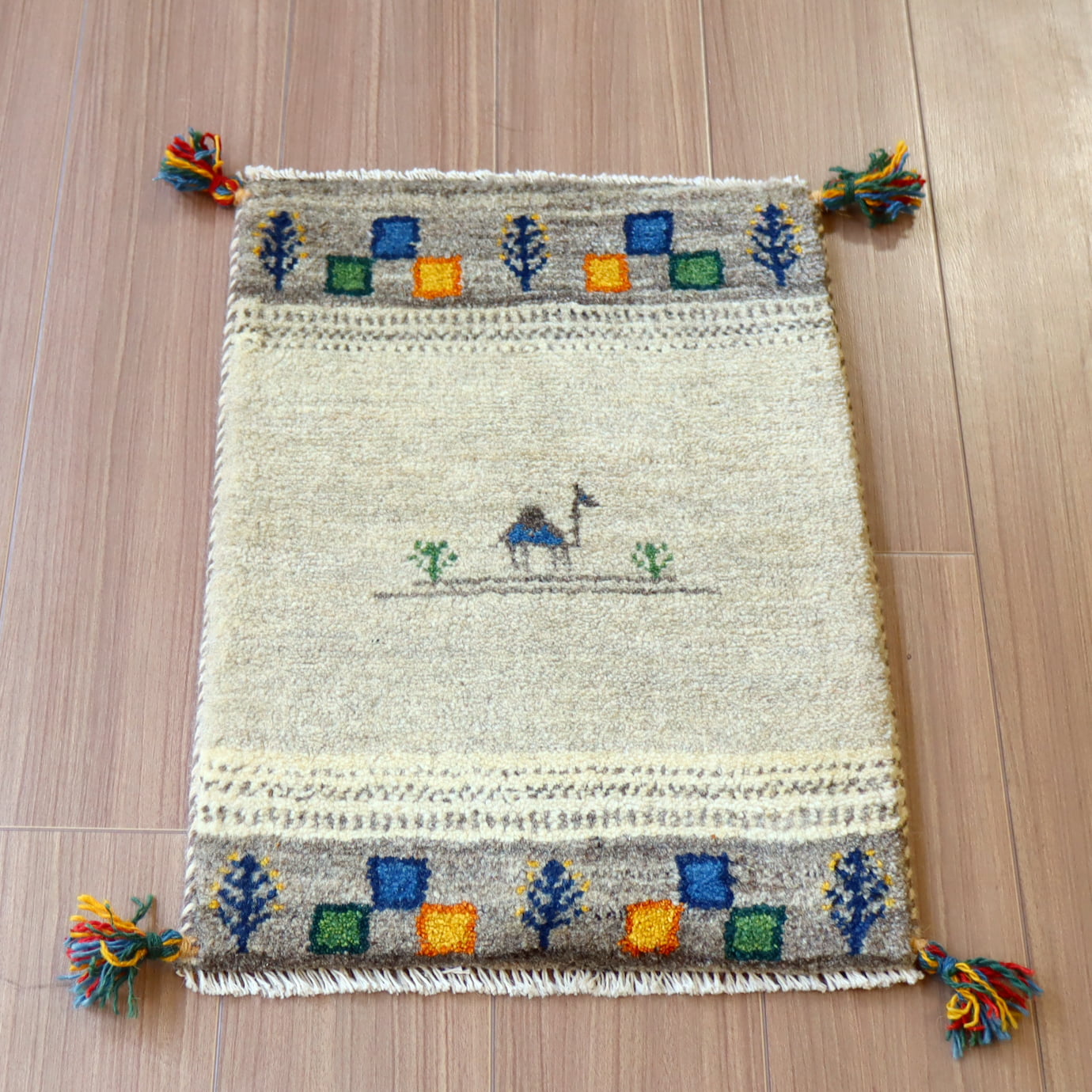 ギャッベ ミニギャベ イラン　 58x42cm グレーベージュ　ラクダ