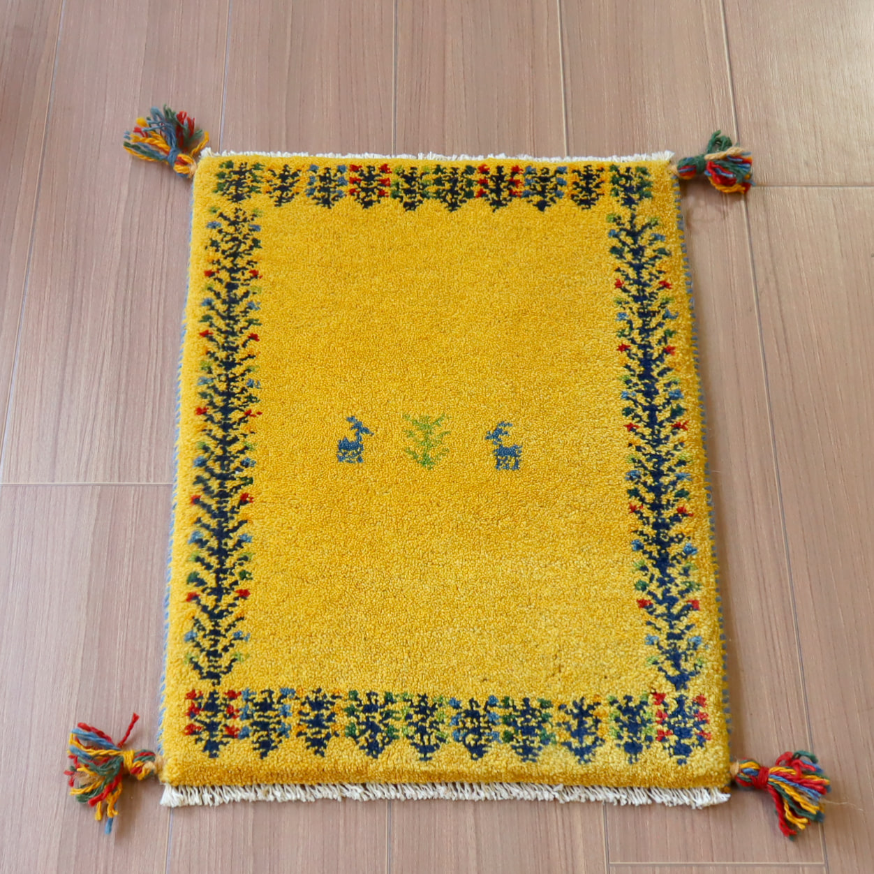 ギャッベ ミニギャベ イラン　 55x42cm イエロー　生命の木のボーダー