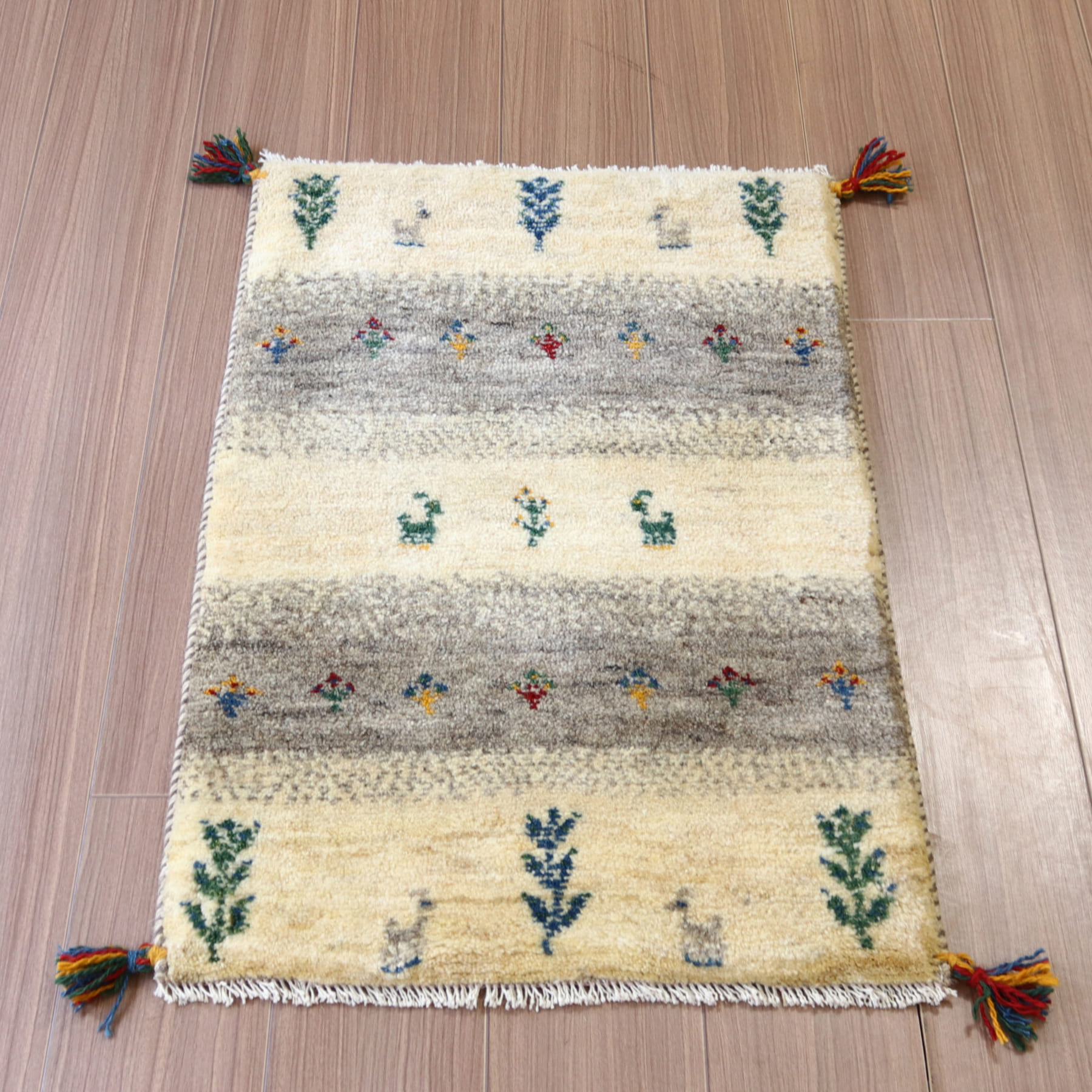 ギャッベ イラン産手織り 86x58cm ナチュラルアイボリー＆グレー　玄関マット