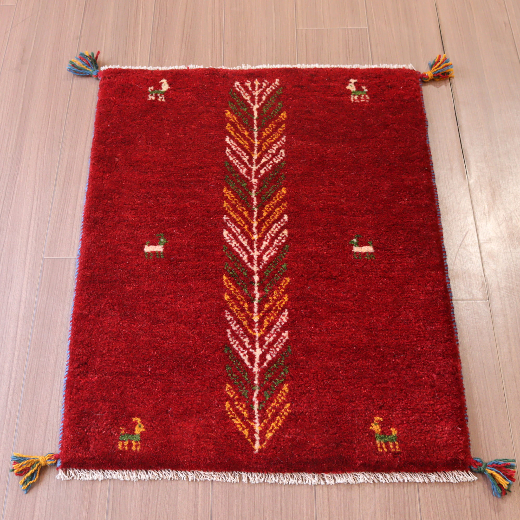 ギャッベ 手織り イラン産 88x62cm レッド 生命の木