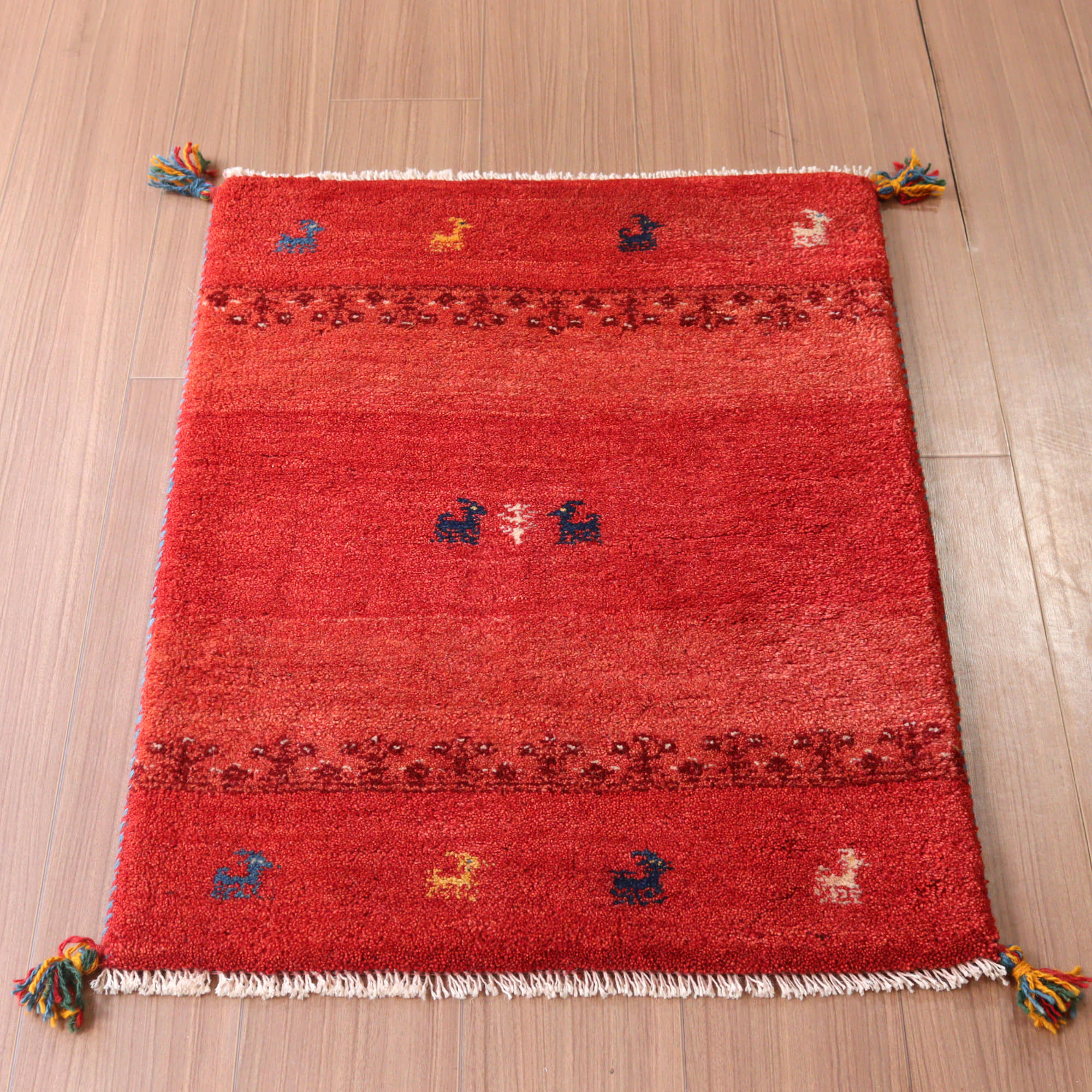 ギャッベ 手織り イラン産 90x63cm レッド 羊と植物