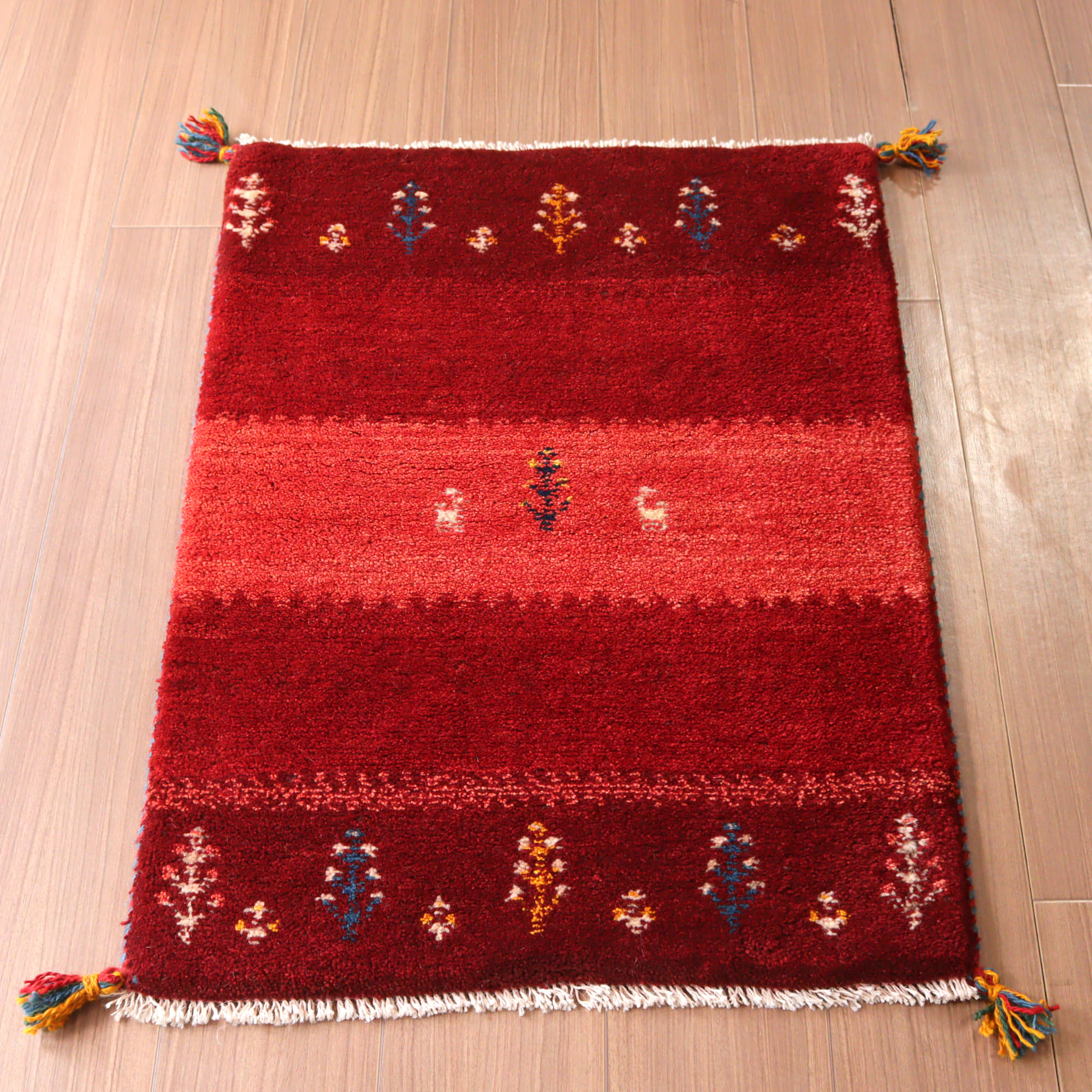 ギャッベ 手織り イラン産 88x62cm レッド 羊と植物