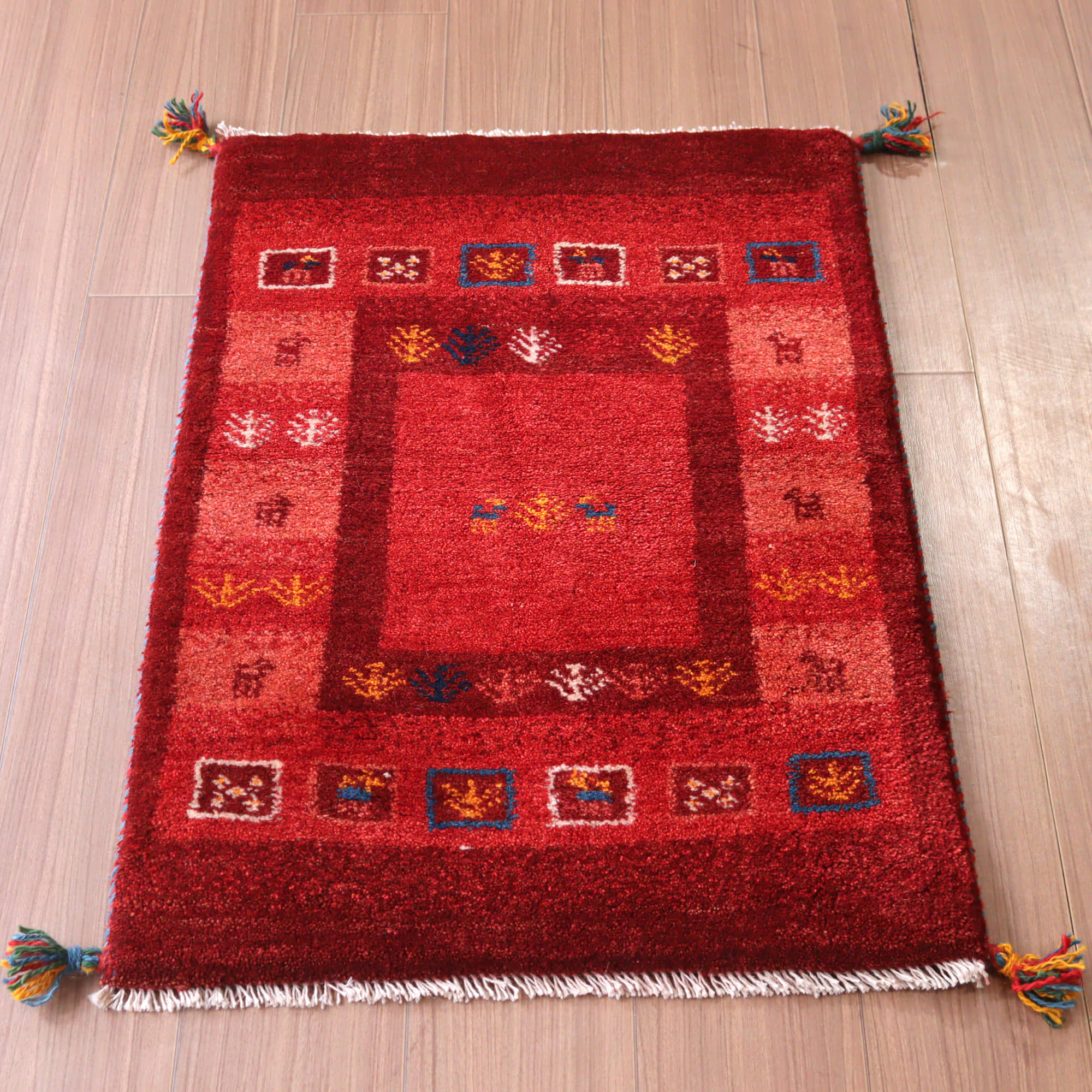 ギャッベ 手織り イラン産 88x62cm タイルデザイン レッド
