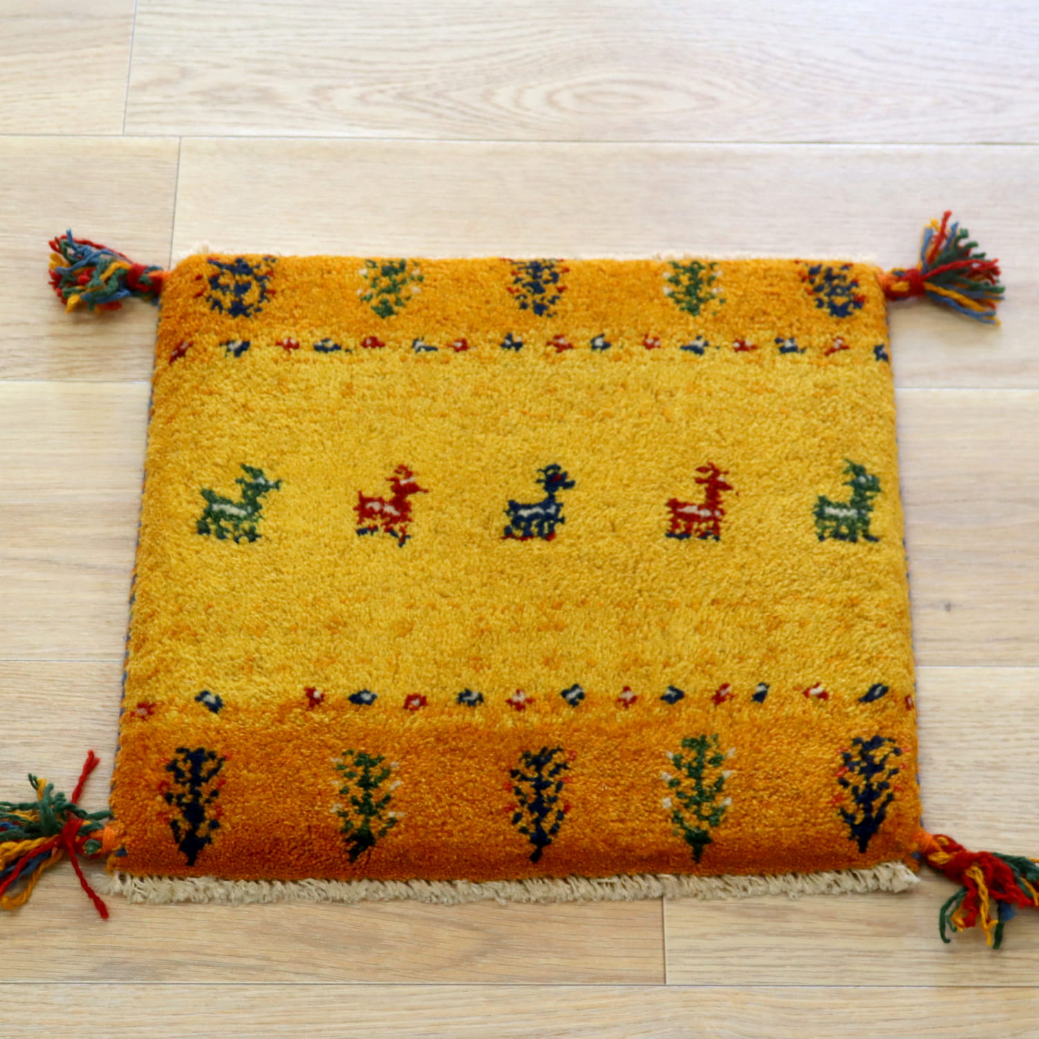 ギャッベ イラン産手織り 座布団サイズ 39x41cm イエローオレンジ　ツートーン