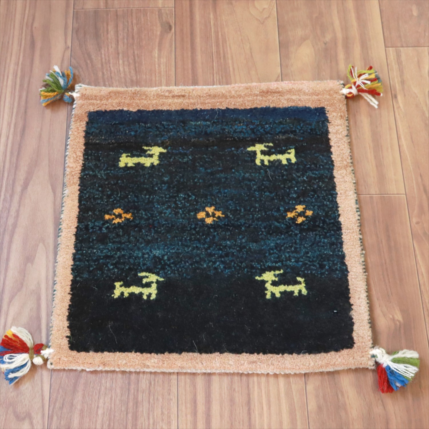 ギャッベ イラン産手織り 座布団サイズ 40x39cm ブルー