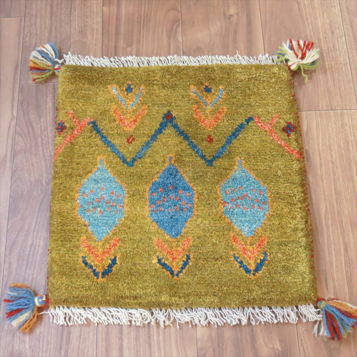 ギャッベ イラン産手織り 座布団サイズ 44x42cm