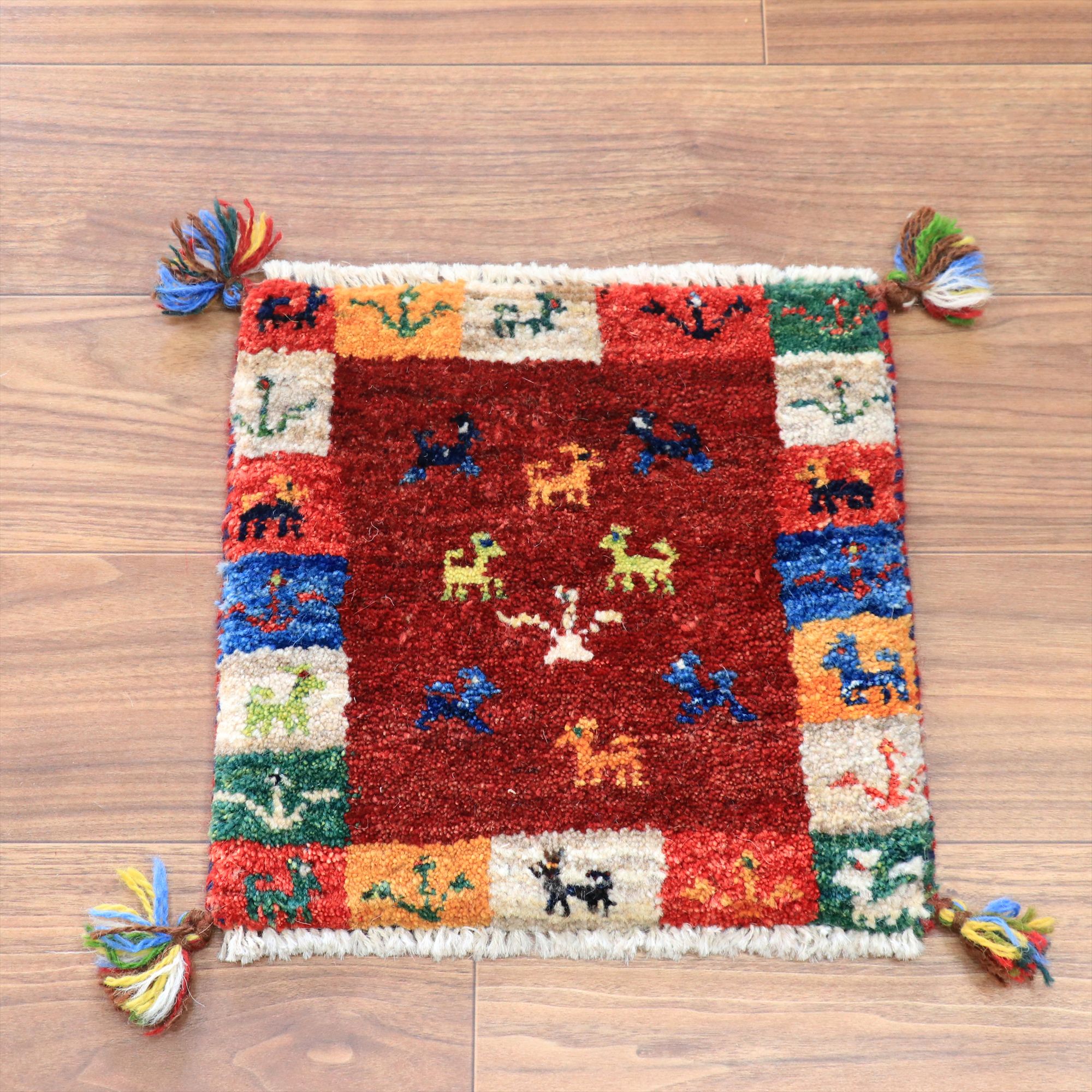 ギャッベ イランの手織り 小さなラグ 35x34cm