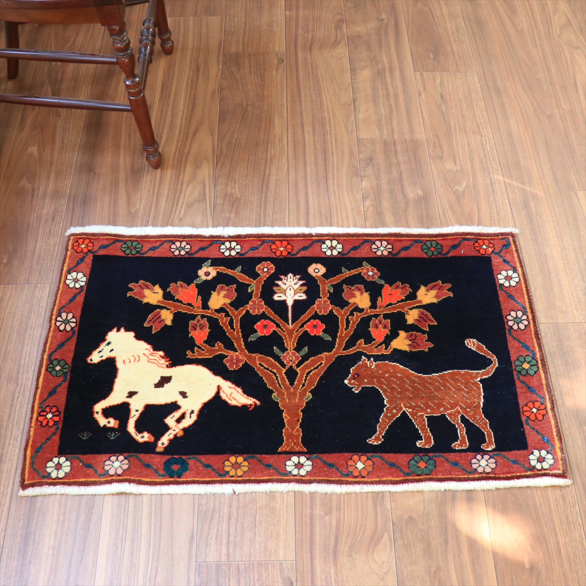 オールドギャッベ　カシュカイ族の手織りラグ 89x53cm 生命の木 馬とライオン