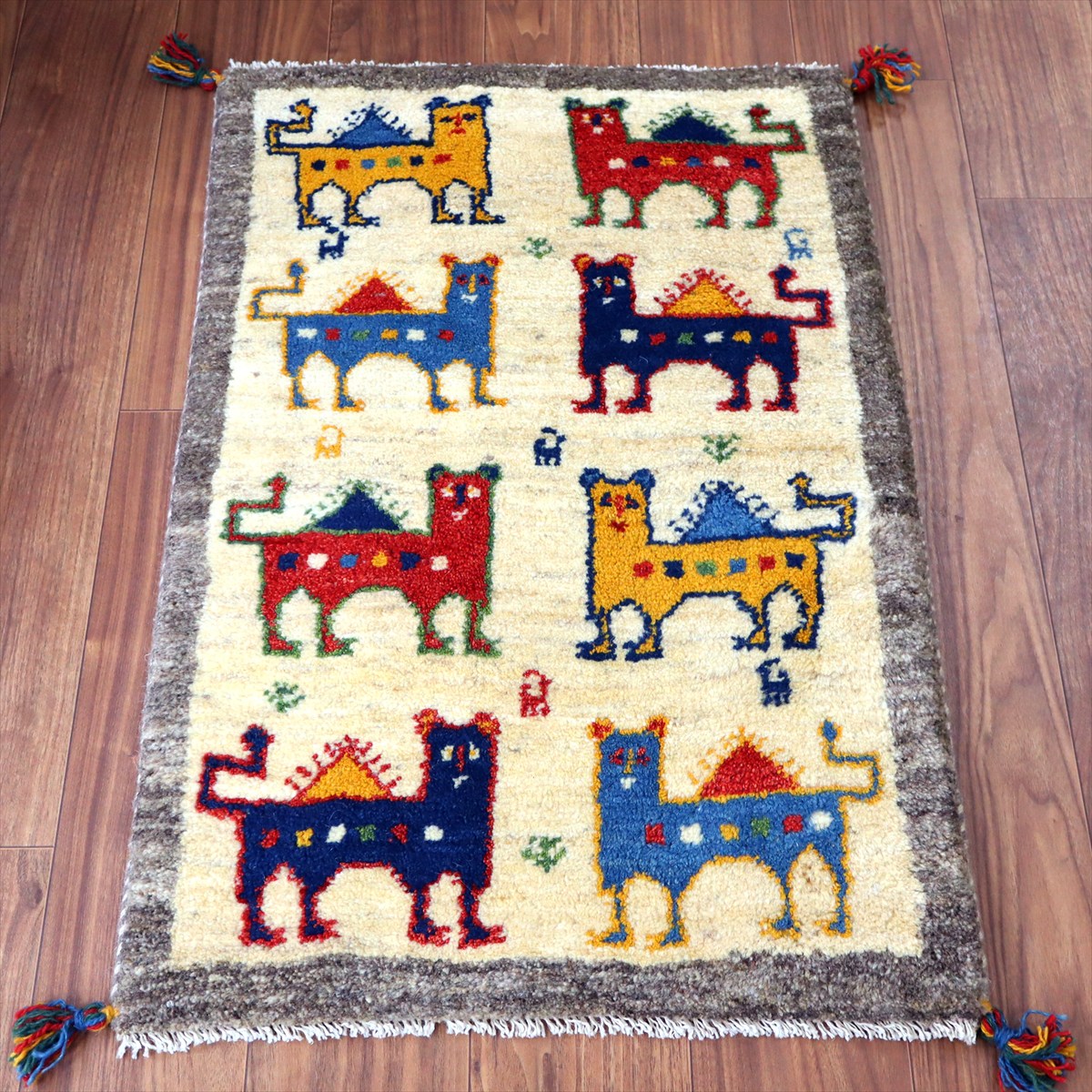 【15%OFF】ギャッベ イラン産手織り 92×62cm 玄関マット ナチュラルアイボリー カラフルなライオン