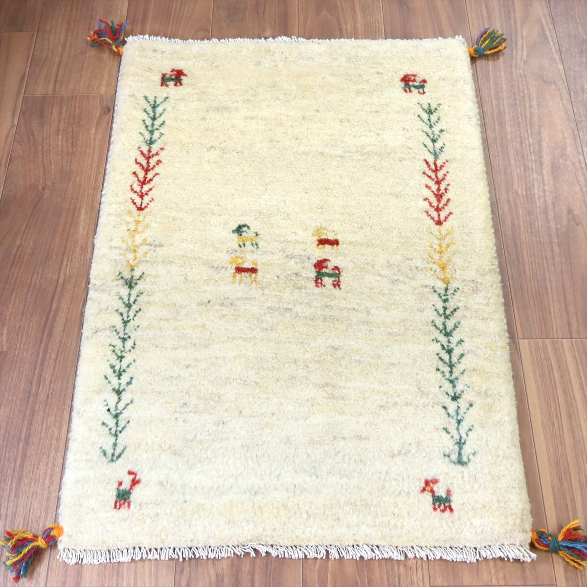 【15%OFF】ギャッベ イラン産手織り 88×59cm 玄関マット ナチュラルアイボリー 連なる生命の樹と動物