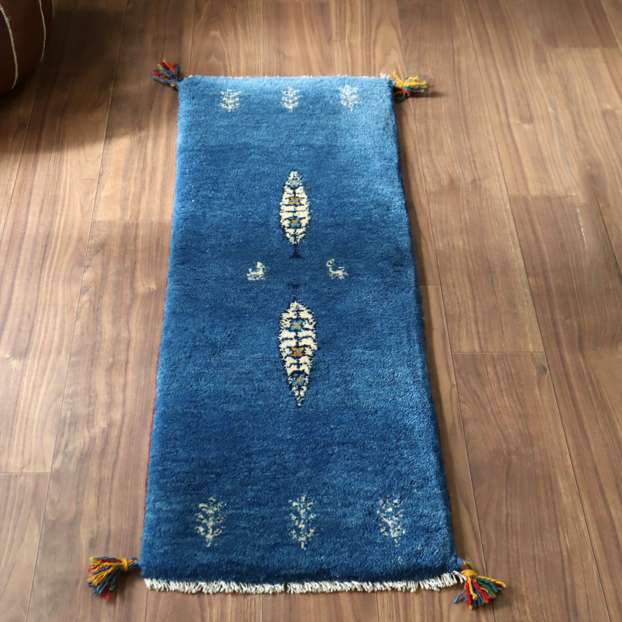 ギャッベ イラン 手織り　ミニランナー 115x43cm 木の葉のような生命の木　ブルー