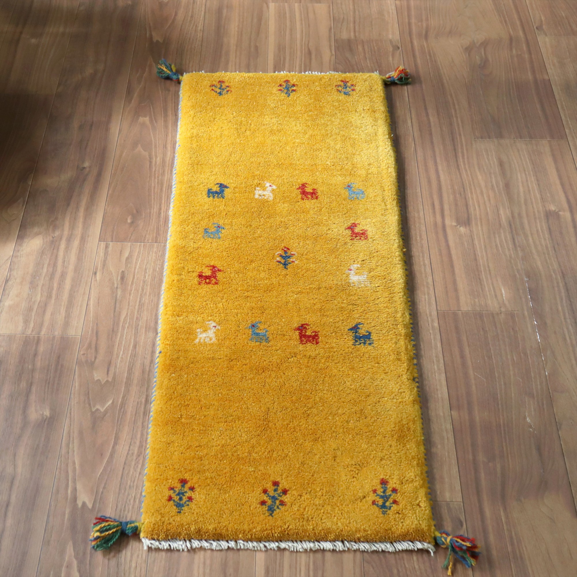 ギャッベ イラン 手織り　ミニランナー 116x43cm イエローオレンジ　カラフルな動物モチーフ