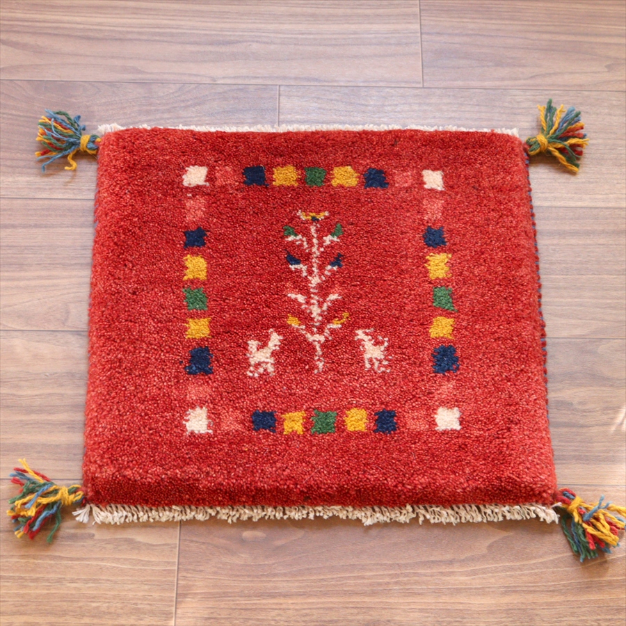 ギャッベ イラン産手織り 座布団サイズ 41x43cm レッド　背の高い草花　カラフルなスクエアドット