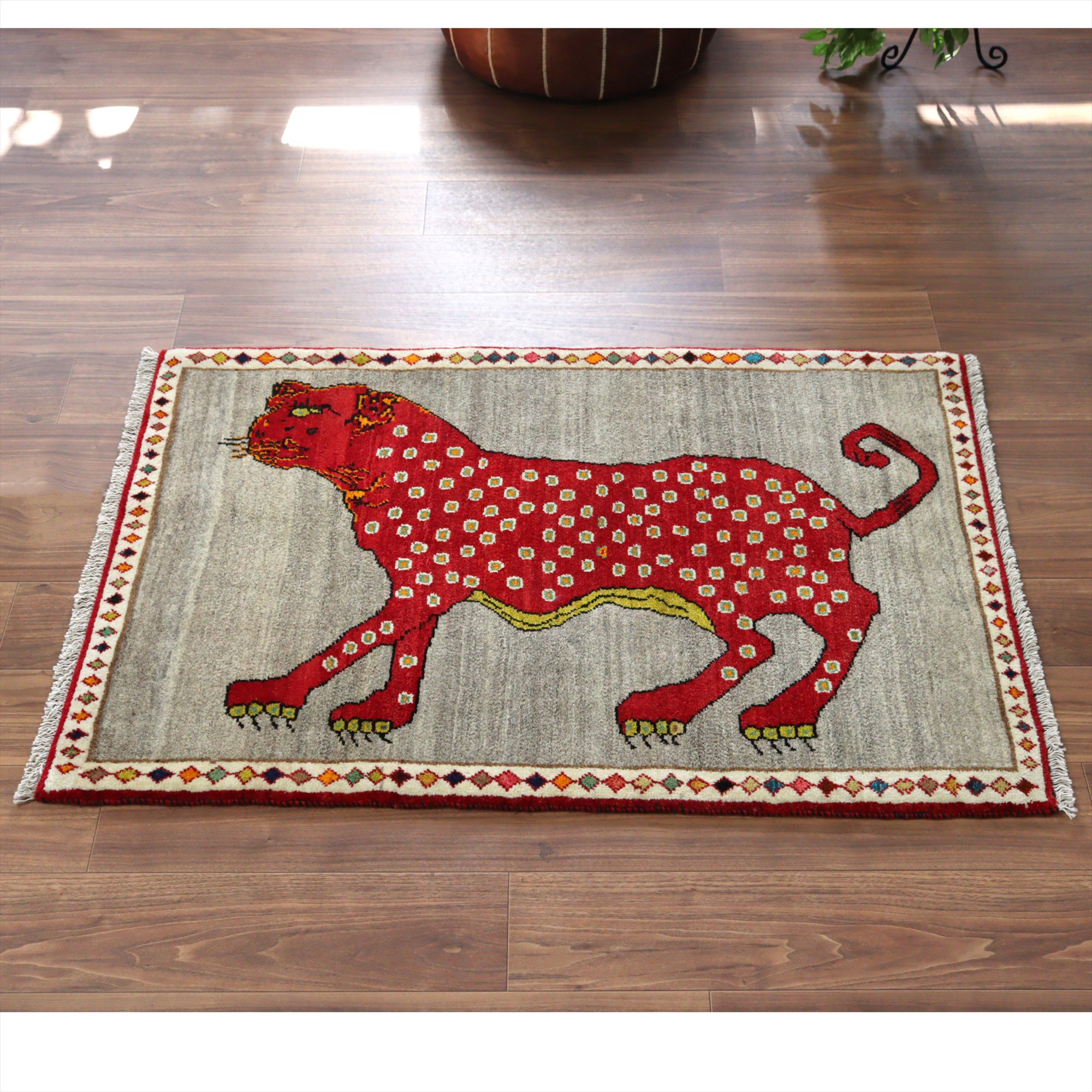 オールドギャッベ　ライオンギャベ 128x85cm 赤いメスライオン（ヒョウ）