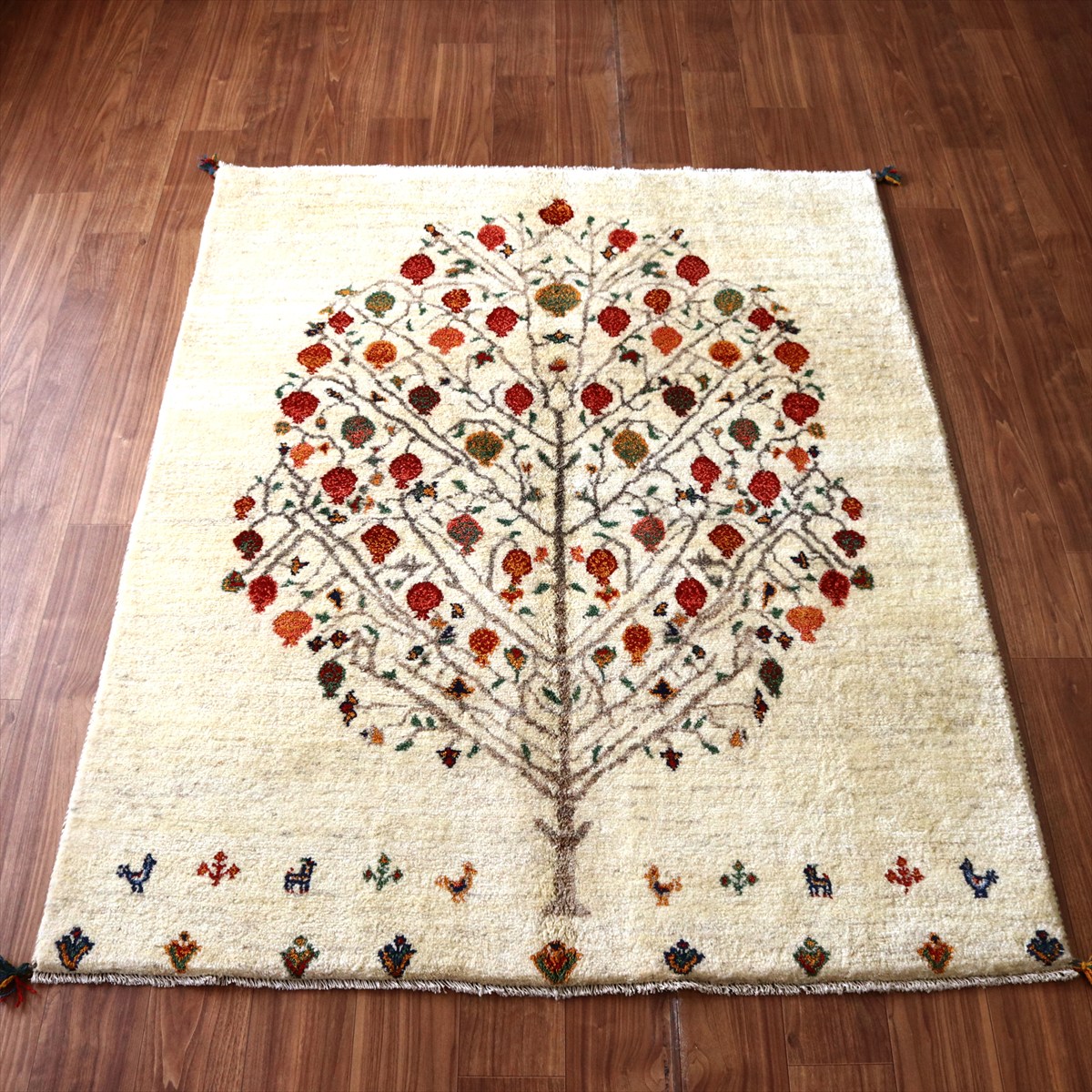 ギャッベ Gabbeh ナチュラルアイボリー195×155cm イラン産 ザクロの樹と鳥と動物