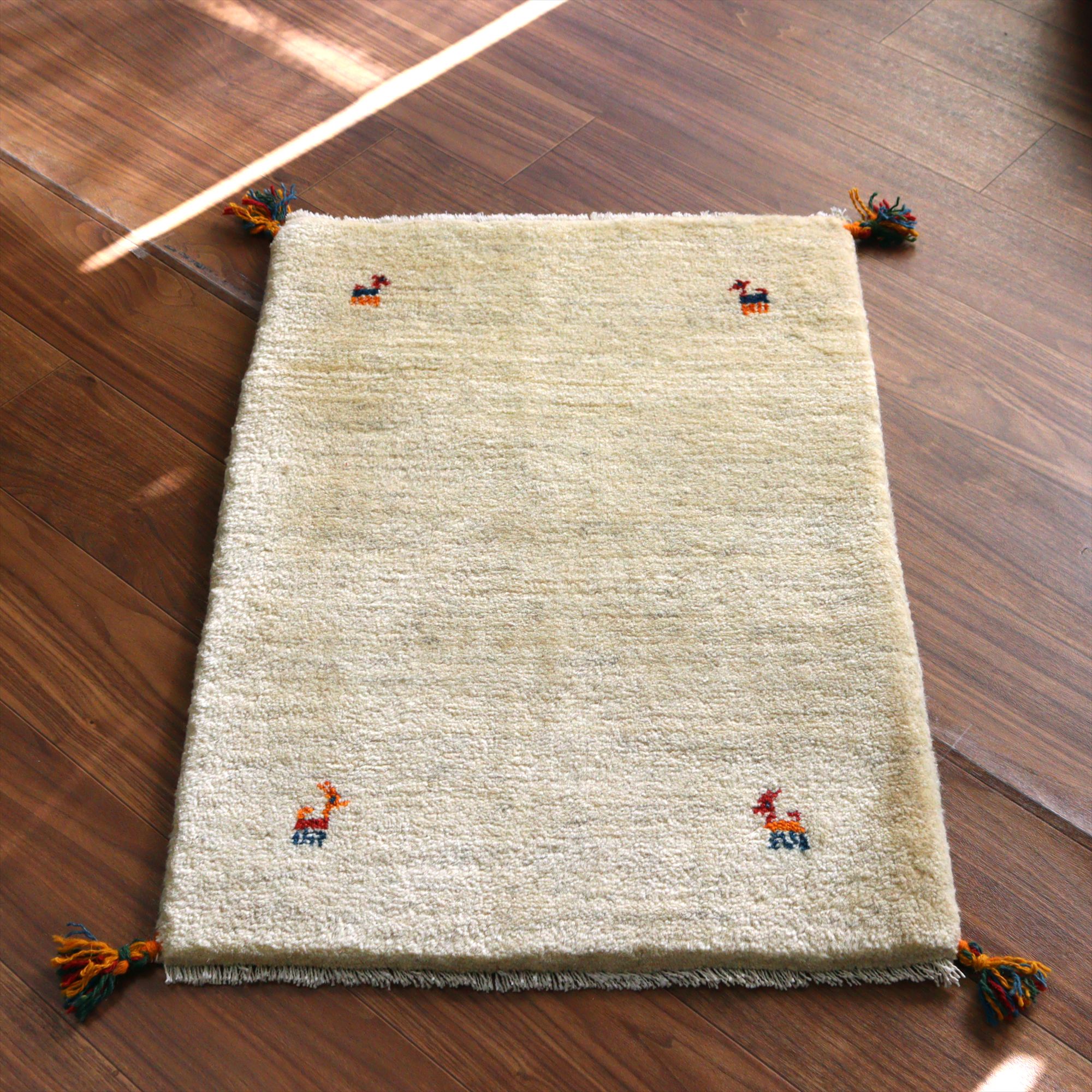 ギャッベ イラン産手織りラグ 87x60cm シンプルデザイン アイボリー