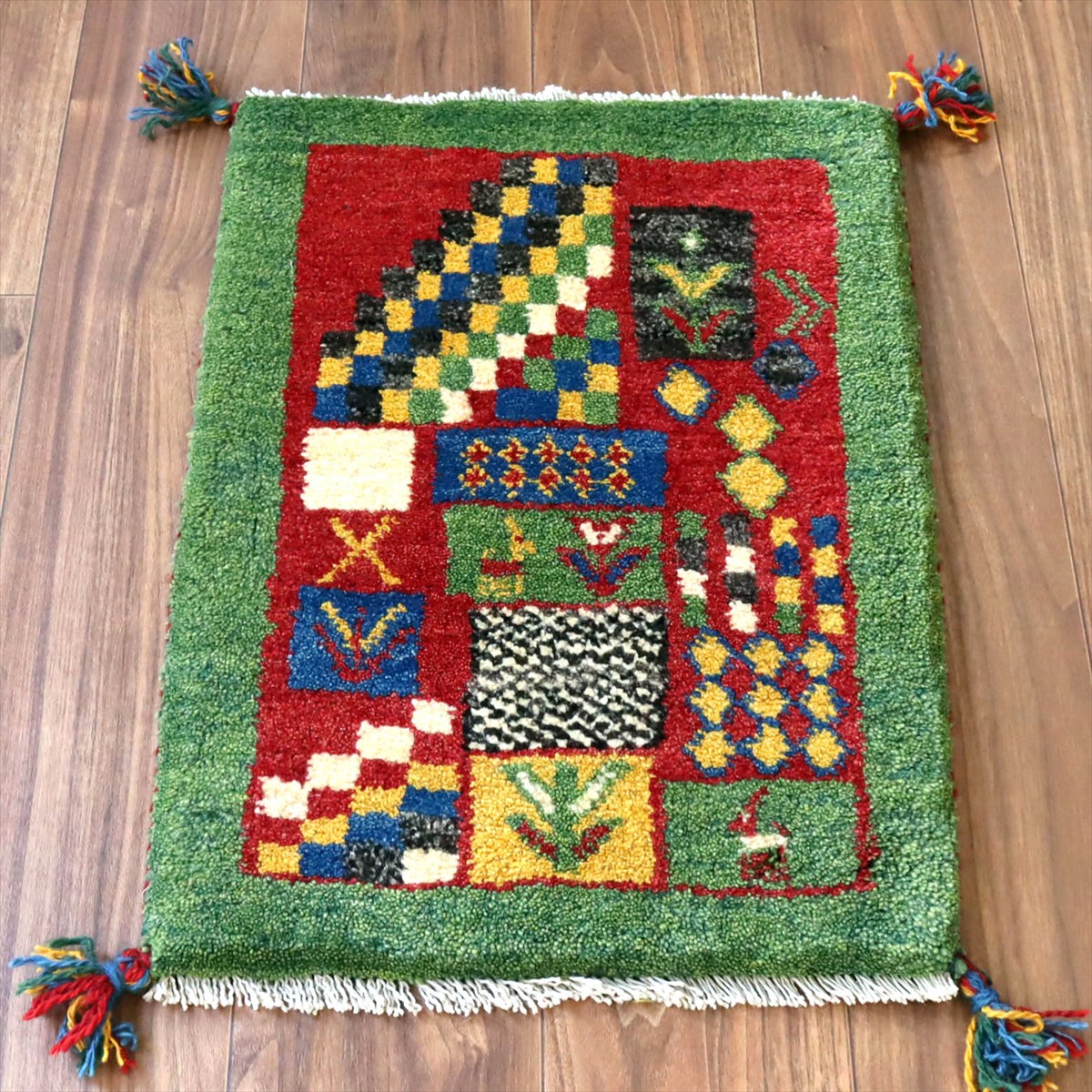 ギャッベ ミニギャベ イラン産 61×43cm グリーンとレッド カラフルタイル 生命の樹と動物