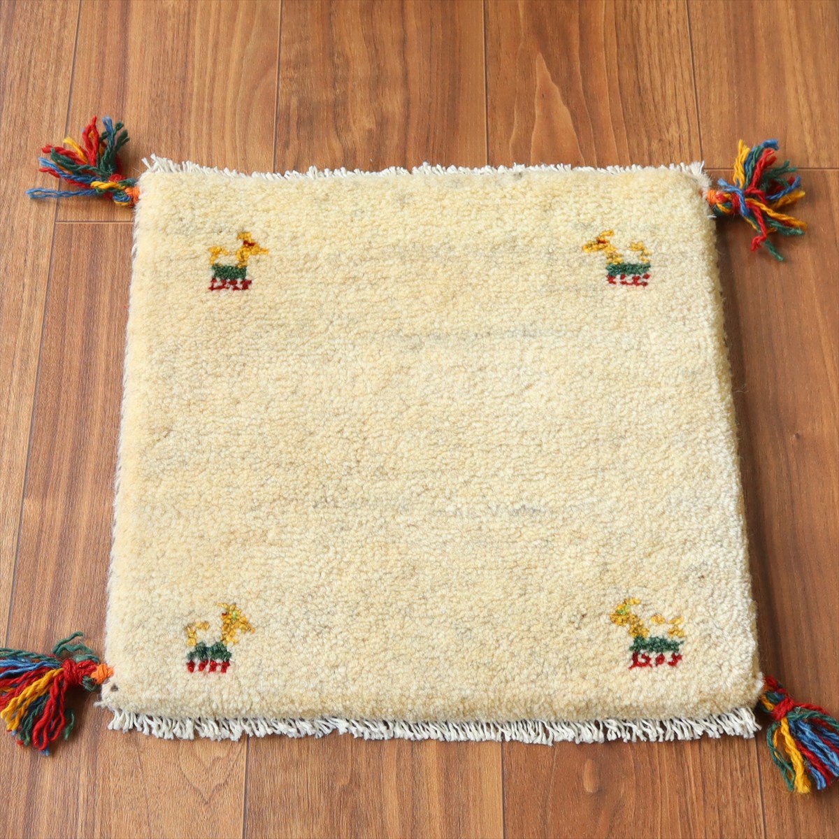 ギャッベ イラン産手織り 座布団サイズ40×40cm ナチュラルアイボリー 動物モチーフ