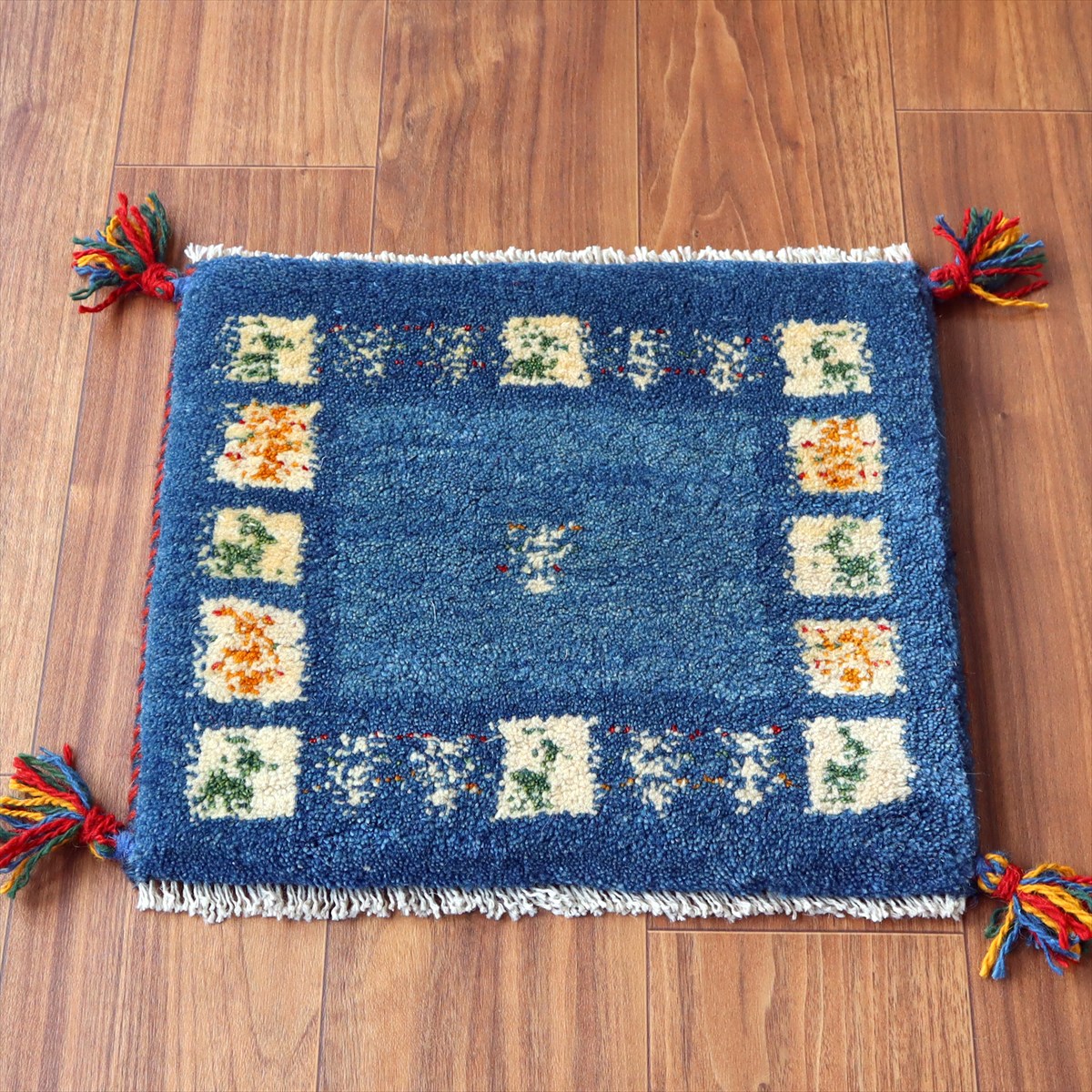 ギャッベ イラン産手織り 座布団サイズ37×42cm ブルー 動物と生命の樹