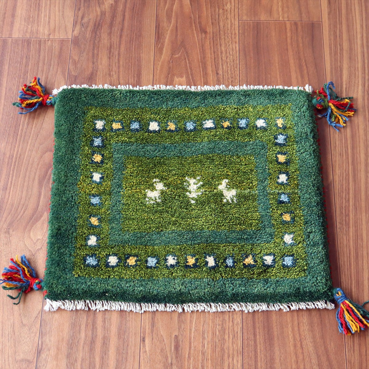 ギャッベ イラン産手織り 座布団サイズ38×44cm グリーン 動物と生命の樹