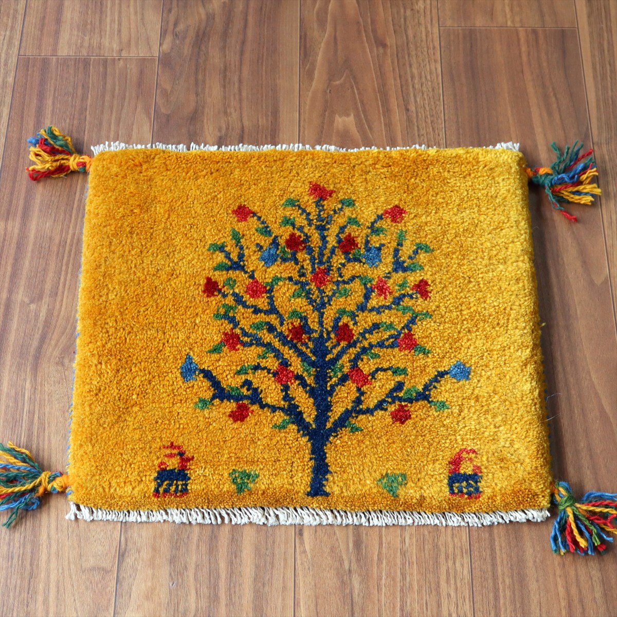 ギャッベ イラン産手織り 座布団サイズ38×43cm イエローオレンジ 動物と生命の樹