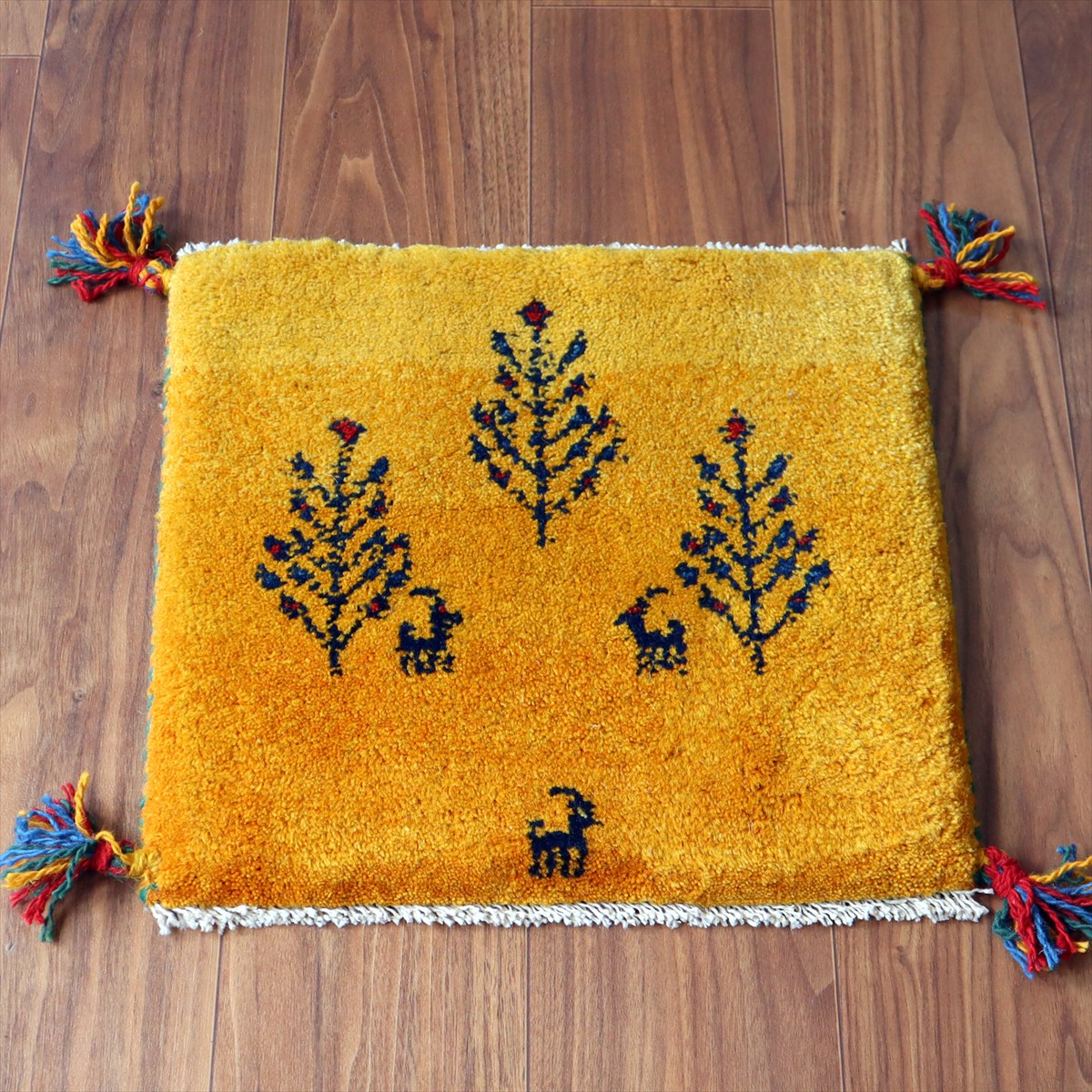 ギャッベ イラン産手織り 座布団サイズ41×43cm イエローオレンジ 動物と生命の樹