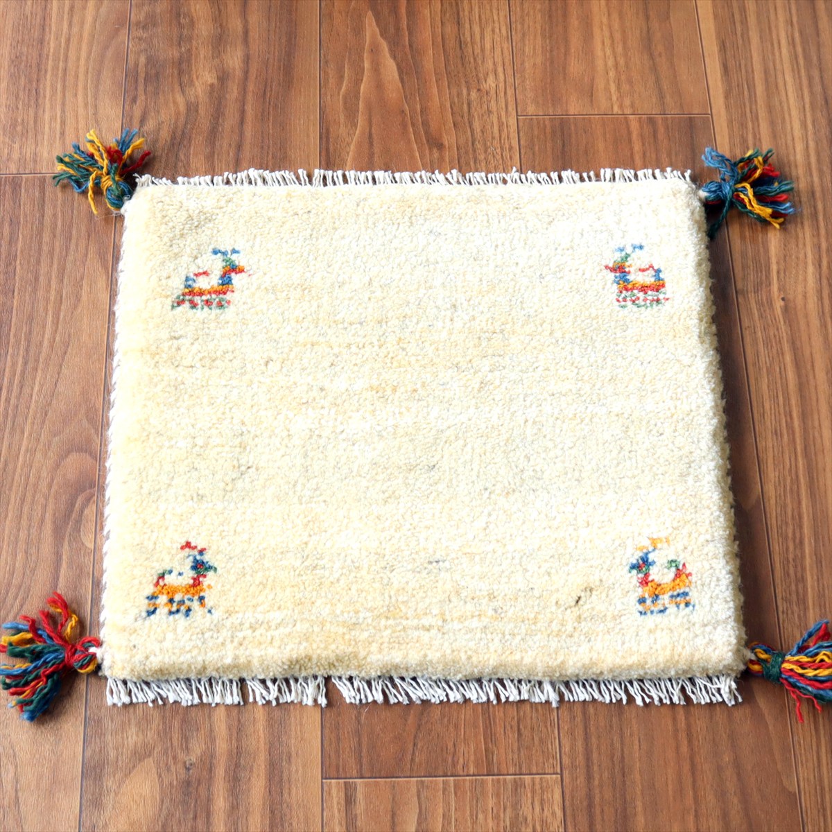 ギャッベ イラン産手織り 座布団サイズ38×43cm ナチュラルアイボリー 動物モチーフ