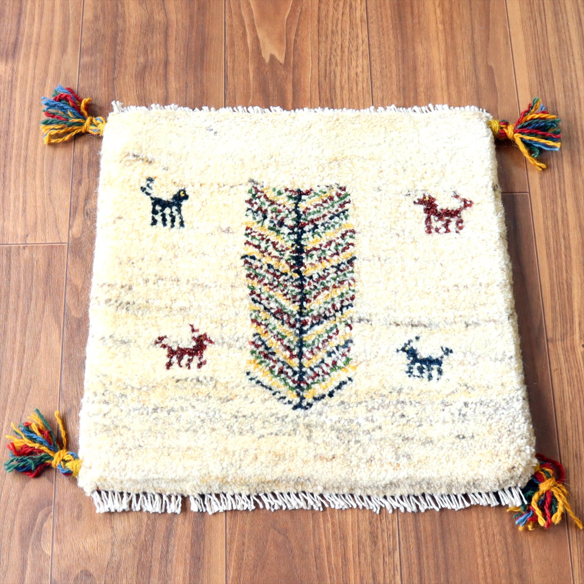 ギャッベ イラン産手織り 座布団サイズ39×40cm ナチュラルアイボリー 生命の樹と動物