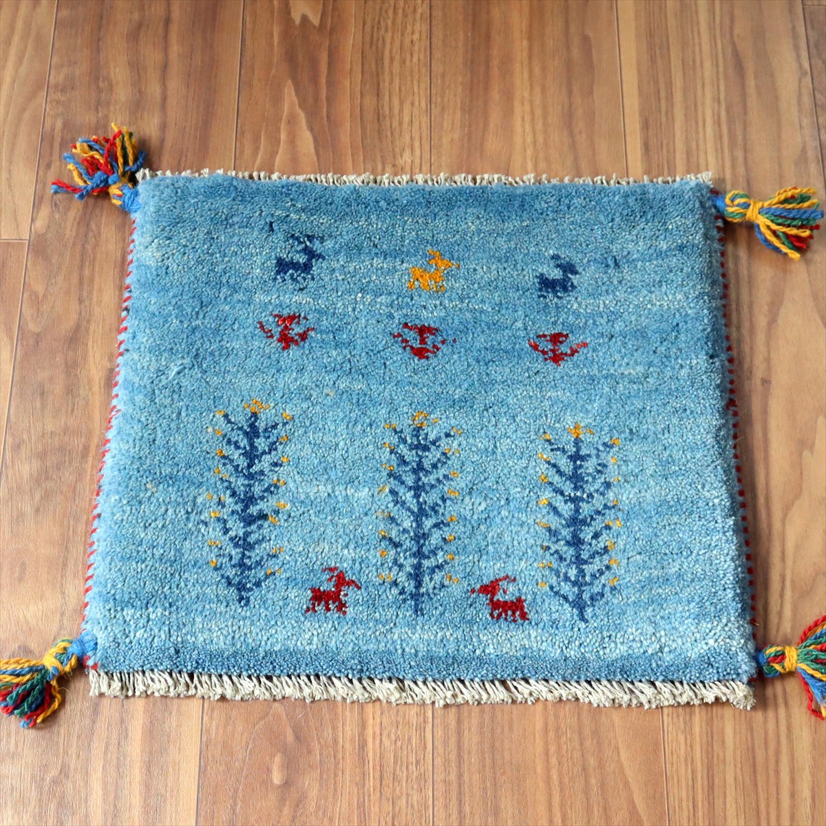 ギャッベ イラン産手織り 座布団サイズ39×45cm アクアブルー 動物と連なる生命の樹