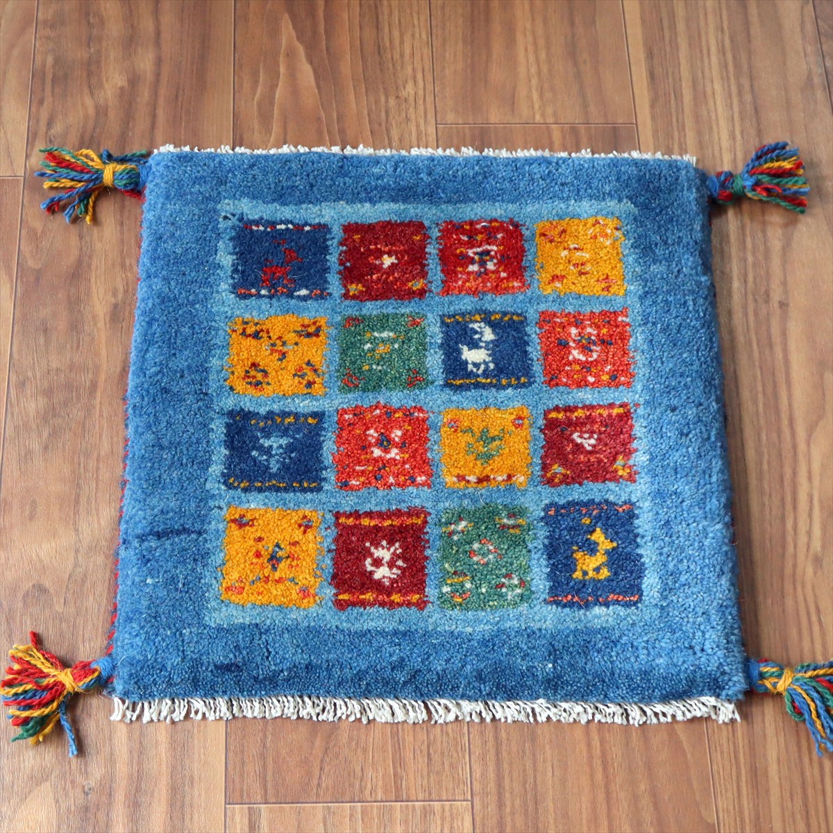 ギャッベ イラン産手織り 座布団サイズ41×47cm ブルー カラフルタイル 動物と生命の樹