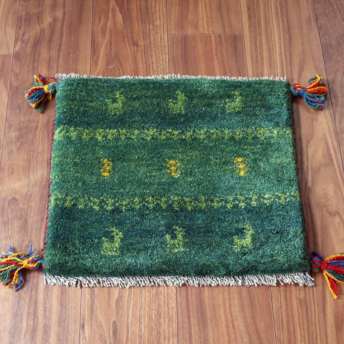 ギャッベ イラン産手織り 座布団サイズ40×44cm グリーン 動物と生命の樹