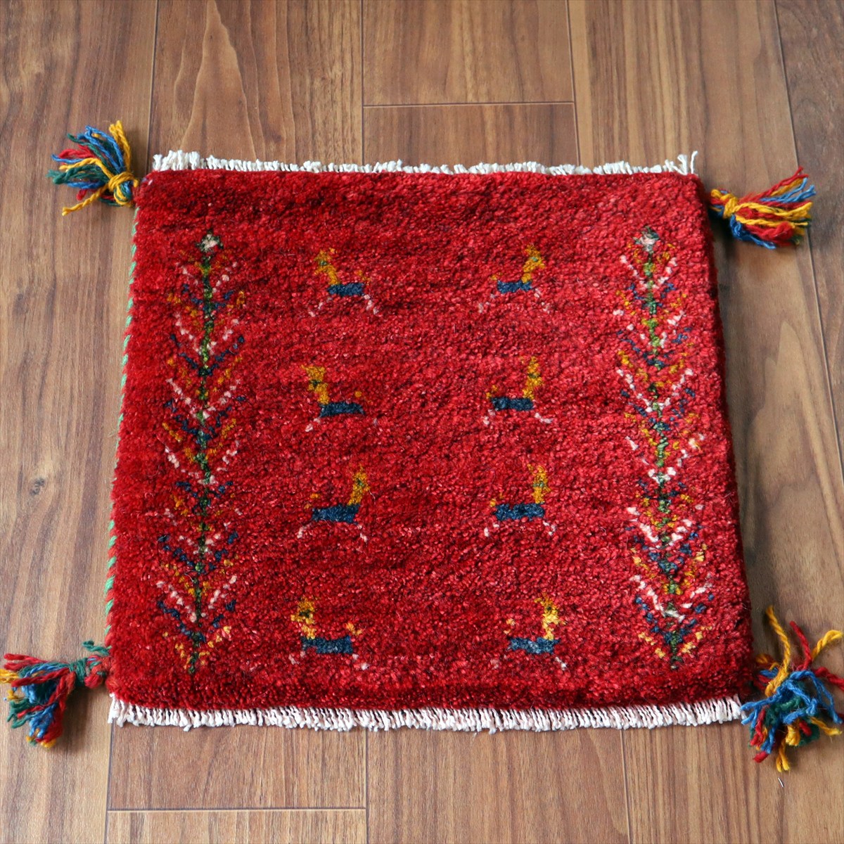 ギャッベ イラン産手織り 座布団サイズ39×39cm レッド 連なる生命の樹と動物