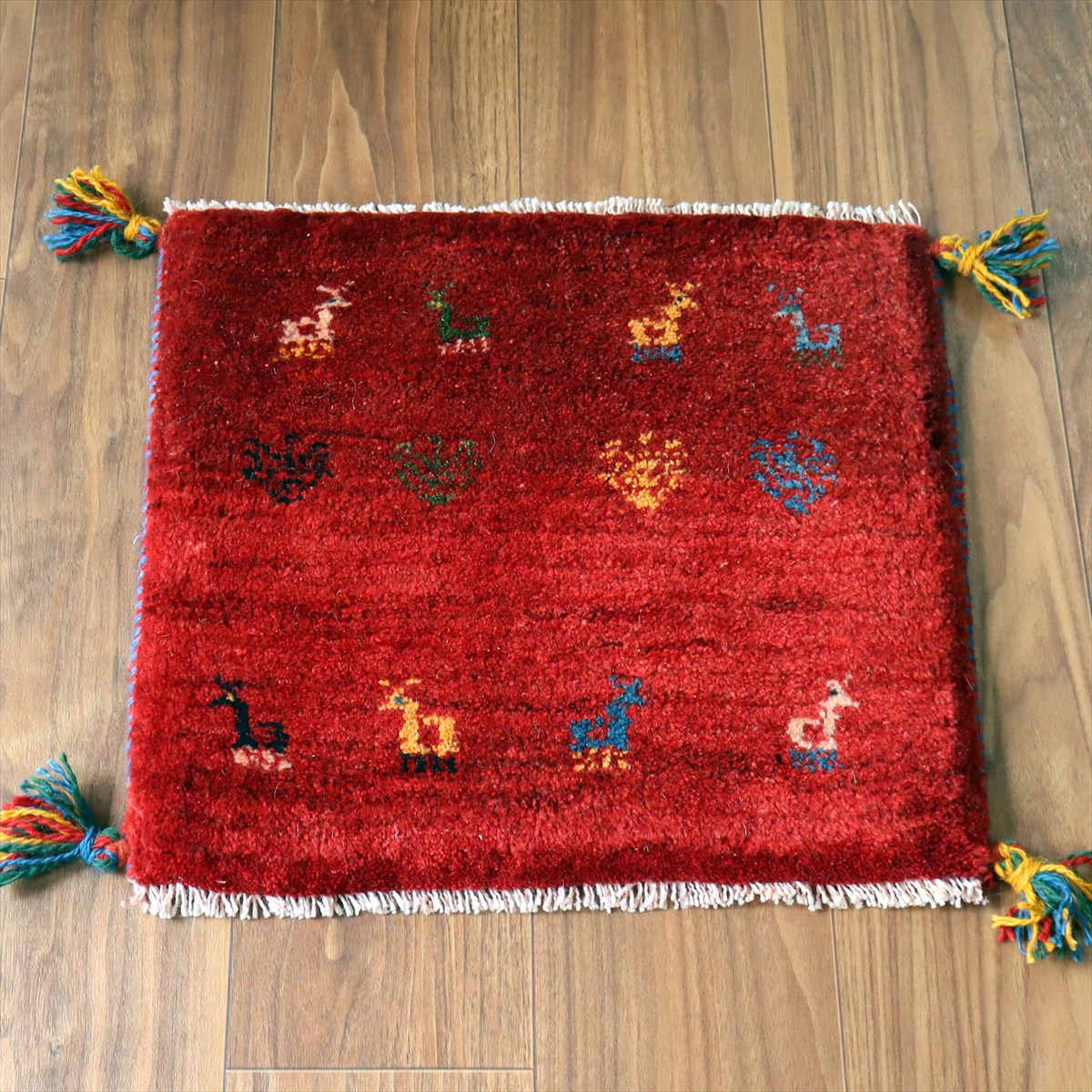 ギャッベ イラン産手織り 座布団サイズ41×45cm レッド カラフルな生命の樹と動物