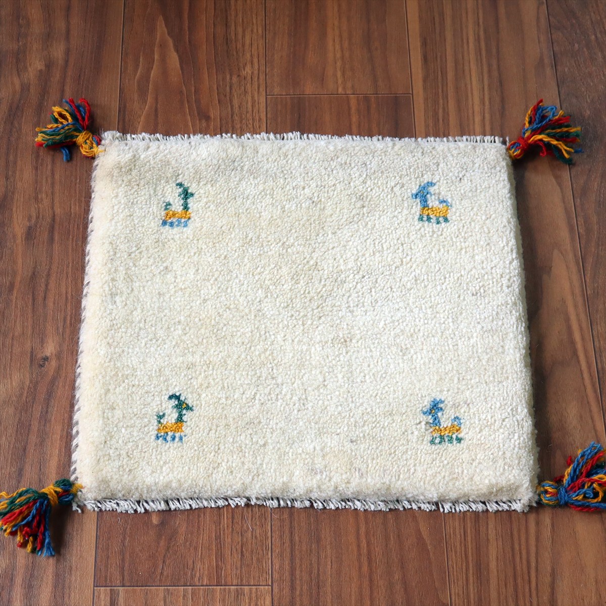 ギャッベ イラン産手織り 座布団サイズ37×42cm ナチュラルアイボリー 動物モチーフ