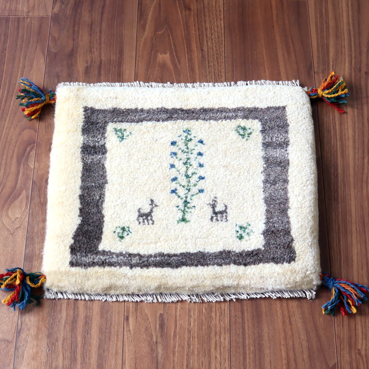 ギャッベ イラン産手織り 座布団サイズ35×41cm ナチュラルアイボリー 生命の樹と動物