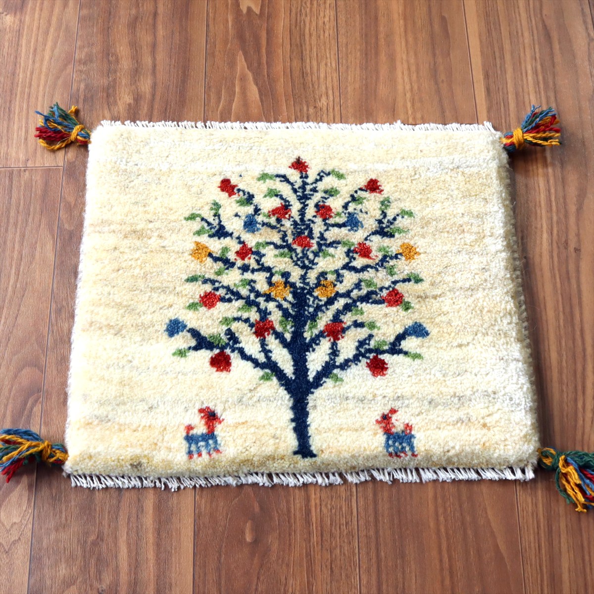 ギャッベ イラン産手織り 座布団サイズ39×45cm ナチュラルアイボリー カラフルなザクロの樹と動物