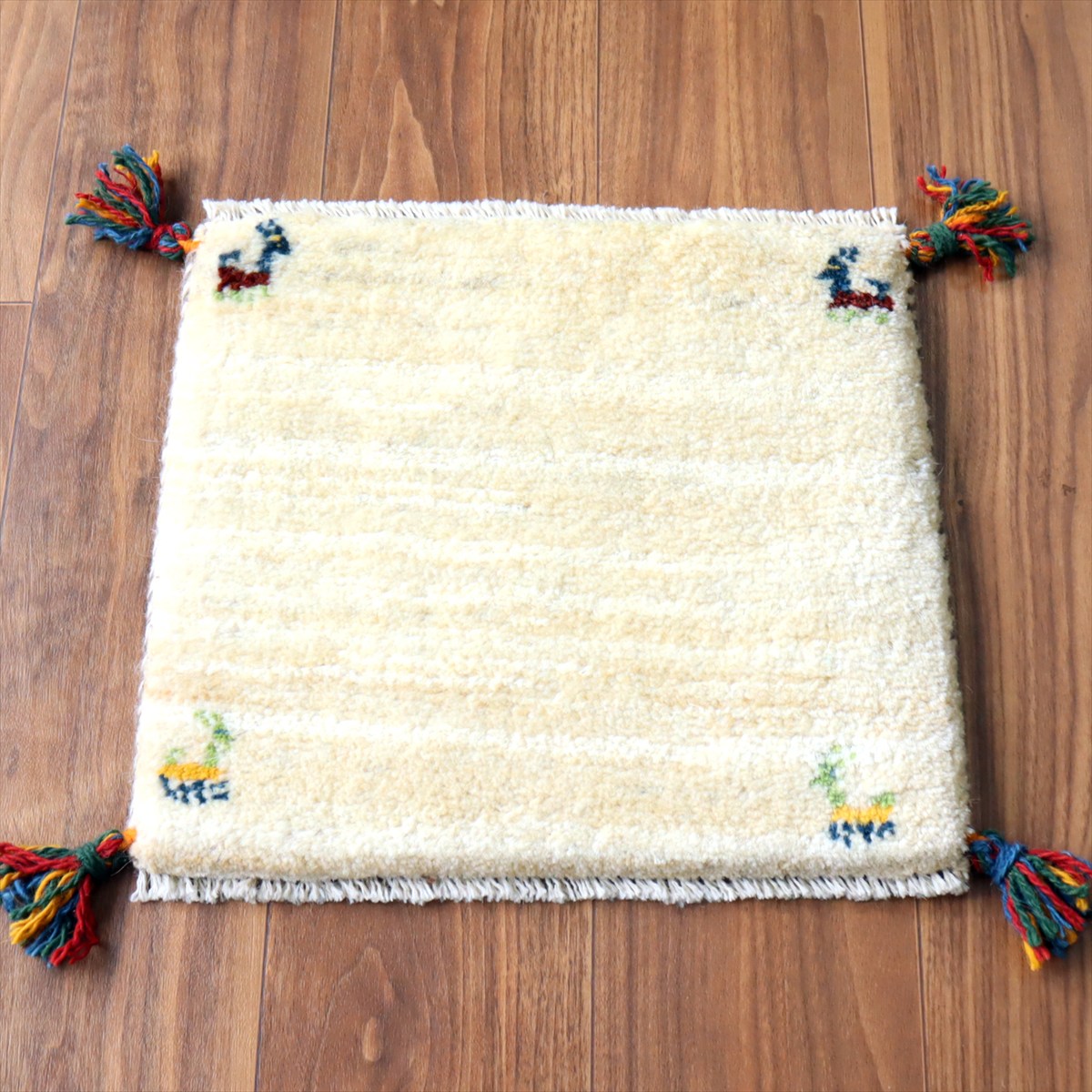 ギャッベ イラン産手織り 座布団サイズ37×40cm ナチュラルアイボリー 動物モチーフ