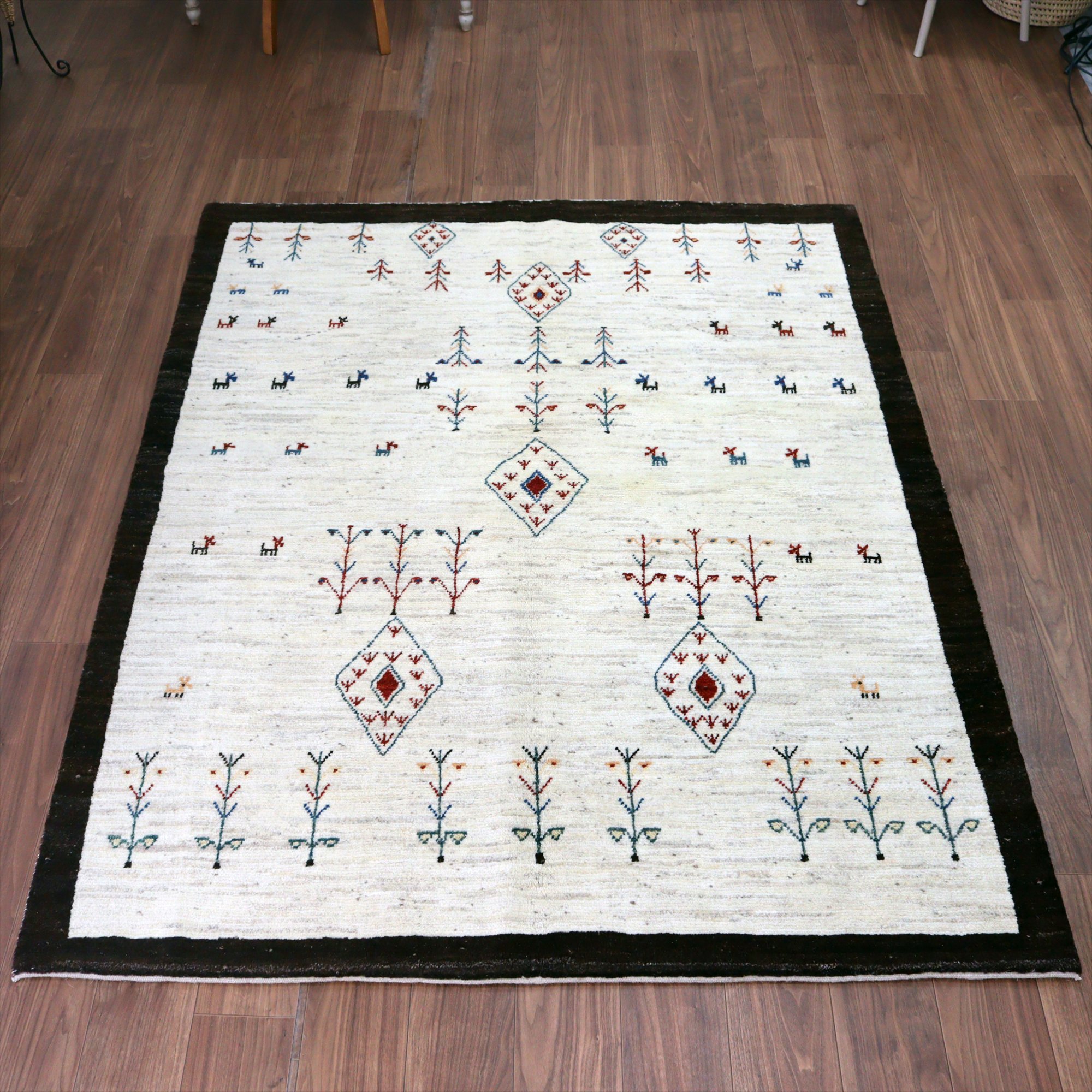 生命の樹と動物 ノマド 197x159cm イランの手織りラグ ギャッベ