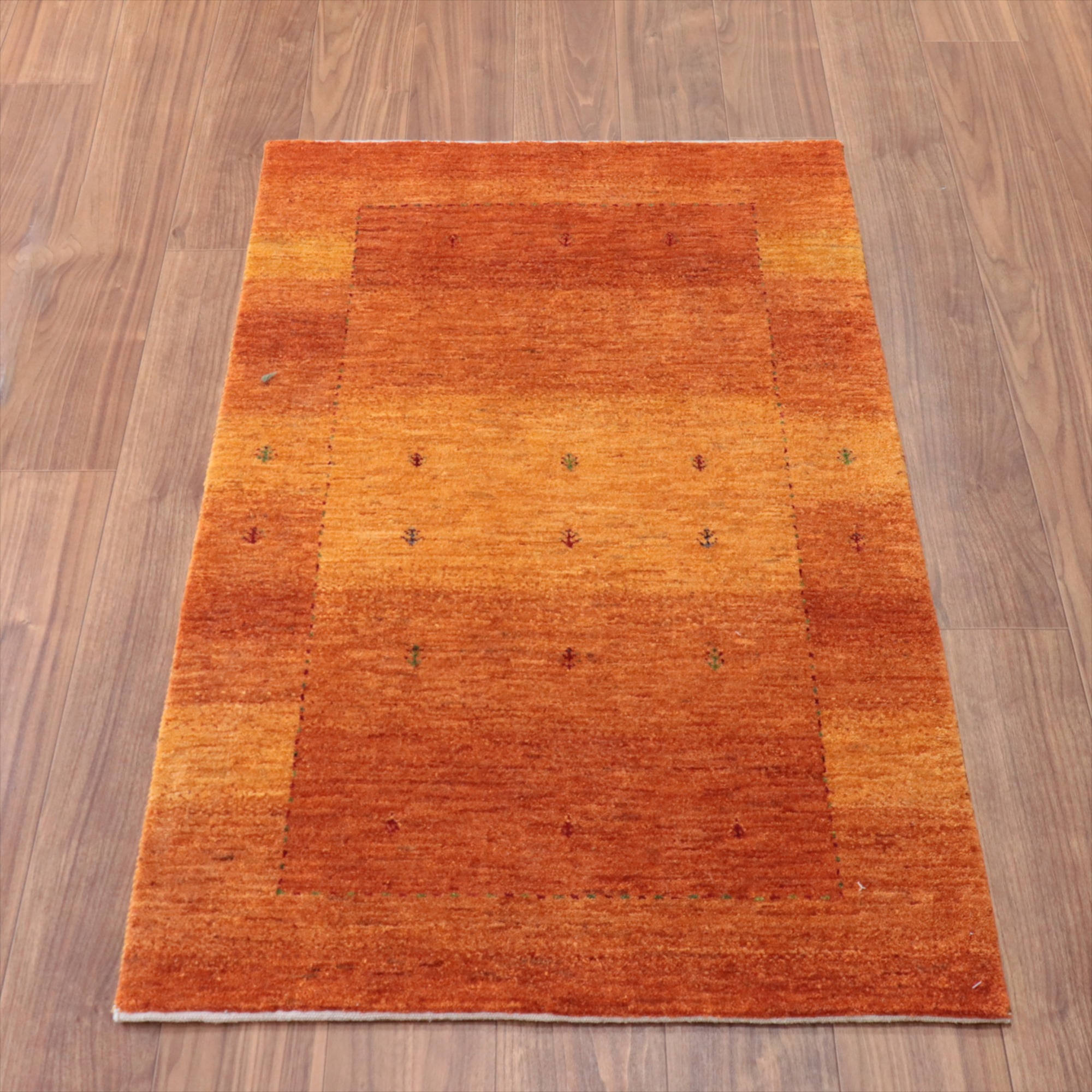 ギャッベ　ロリアタシュ 128x81cm オレンジグラデーション　Lori Atash 細かく緻密な織り