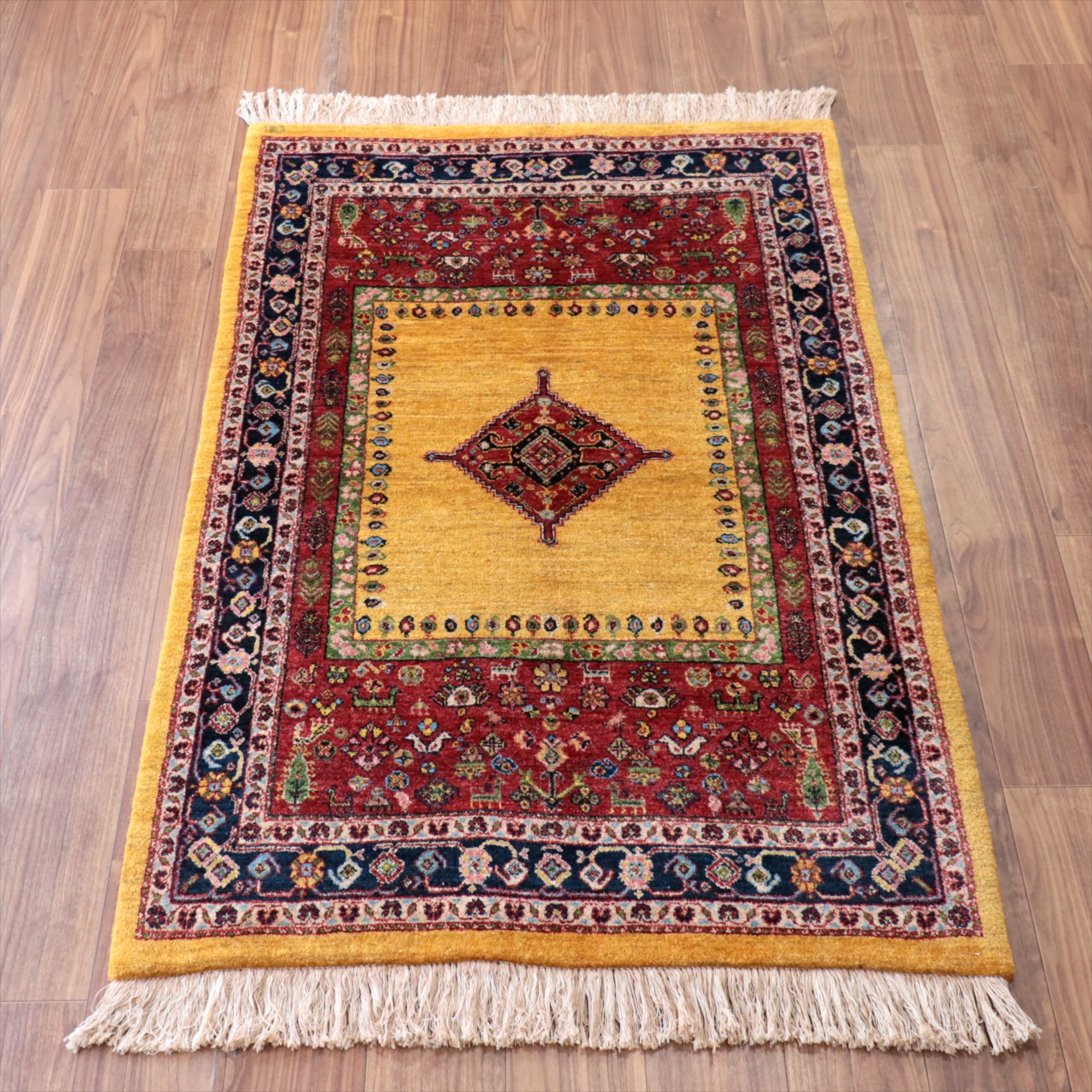 ギャッベ　Luribaft/ルリバフ 152x102cm 緻密な織り　イエロー レッド ネイビー　クラシックデザイン　メダリオン