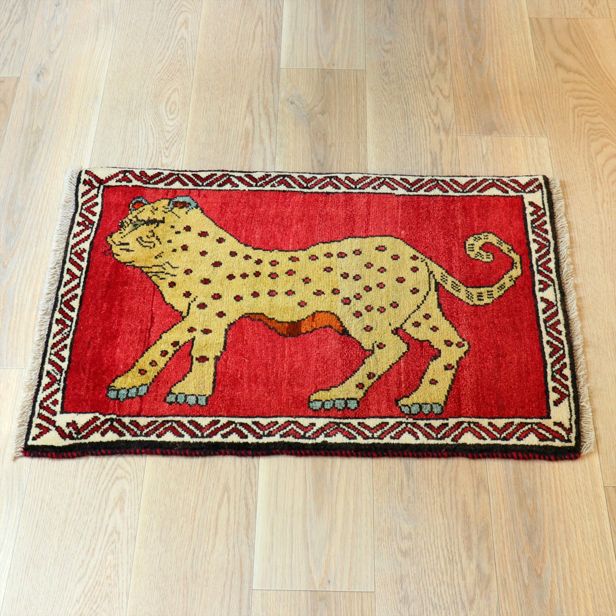 ライオンラグ オールドギャッベ トライバルラグ Lion Gabbeh, 92×68cm レッド　ベージュのヒョウ