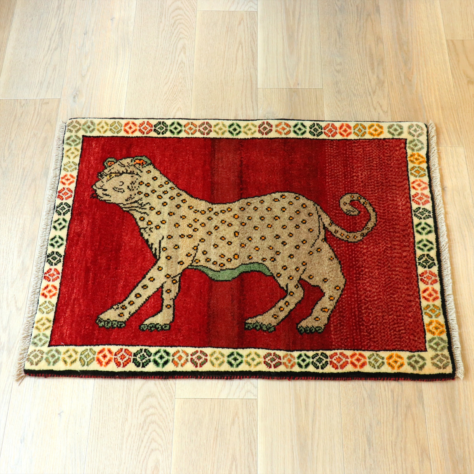 ライオンラグ オールドギャッベ トライバルラグ Lion Gabbeh, 95×75cm レッド　ベージュのヒョウ