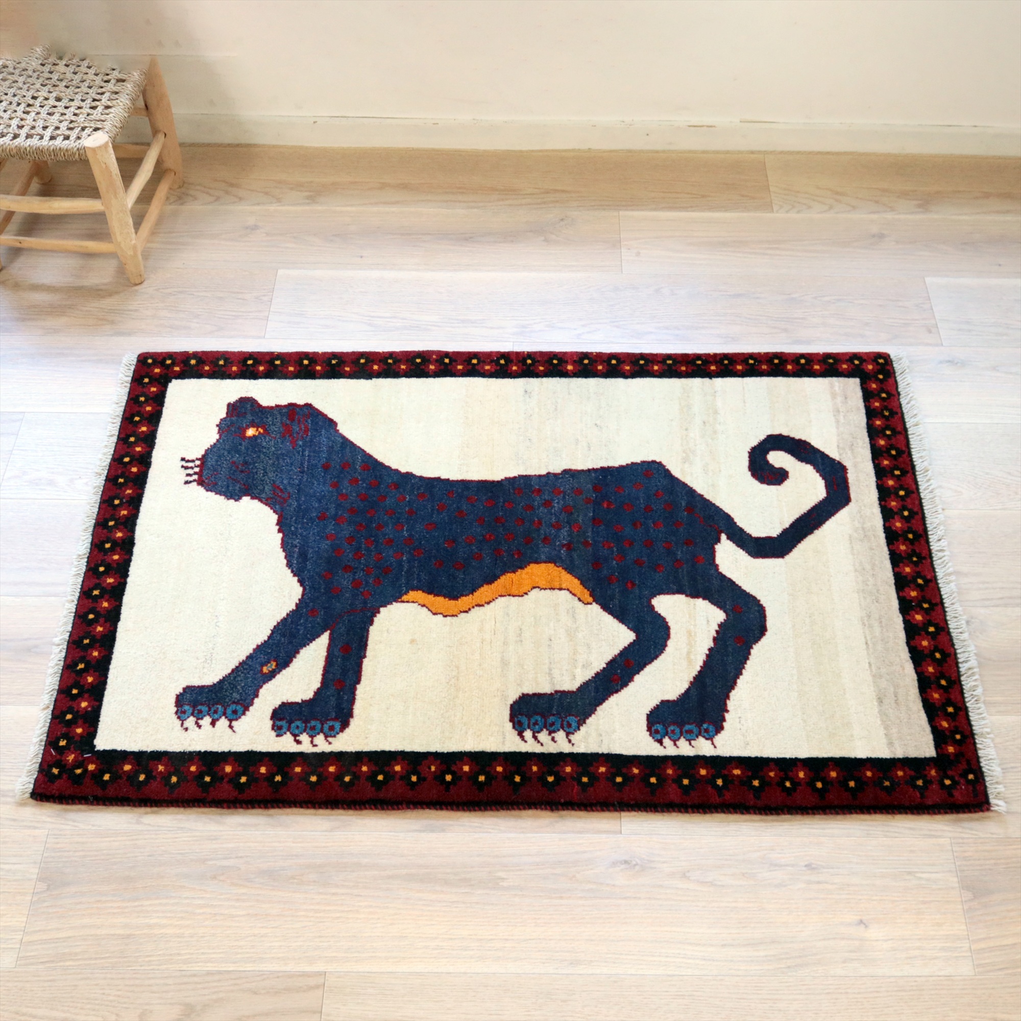 ライオンギャッベ　青いヒョウ 135×85cm トライバルラグ オールドギャッベ