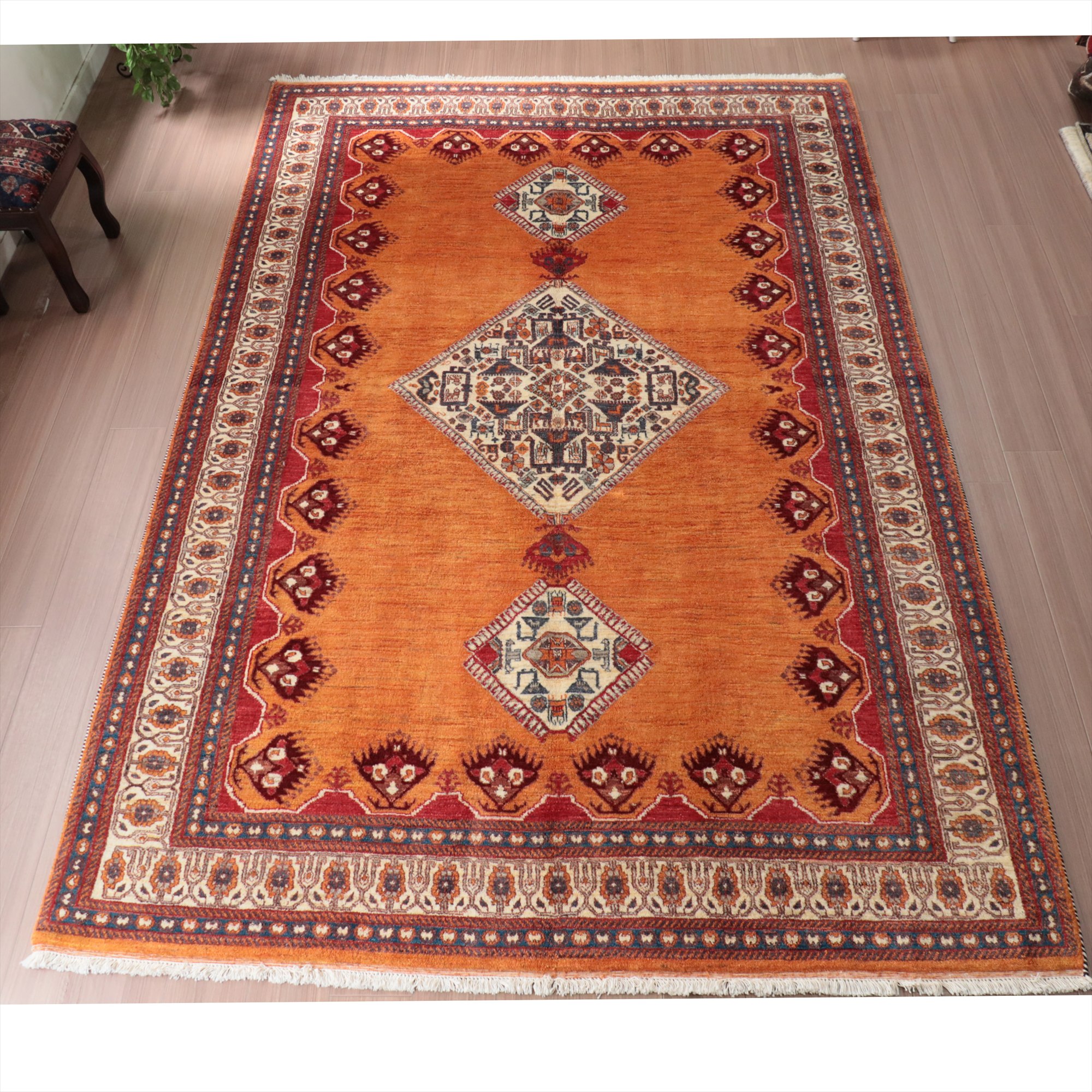 トライバルラグ ギャッベ カシュカイ族の手織り絨毯 292x196cm ルリバフ オレンジ　ひし形のメダリオン